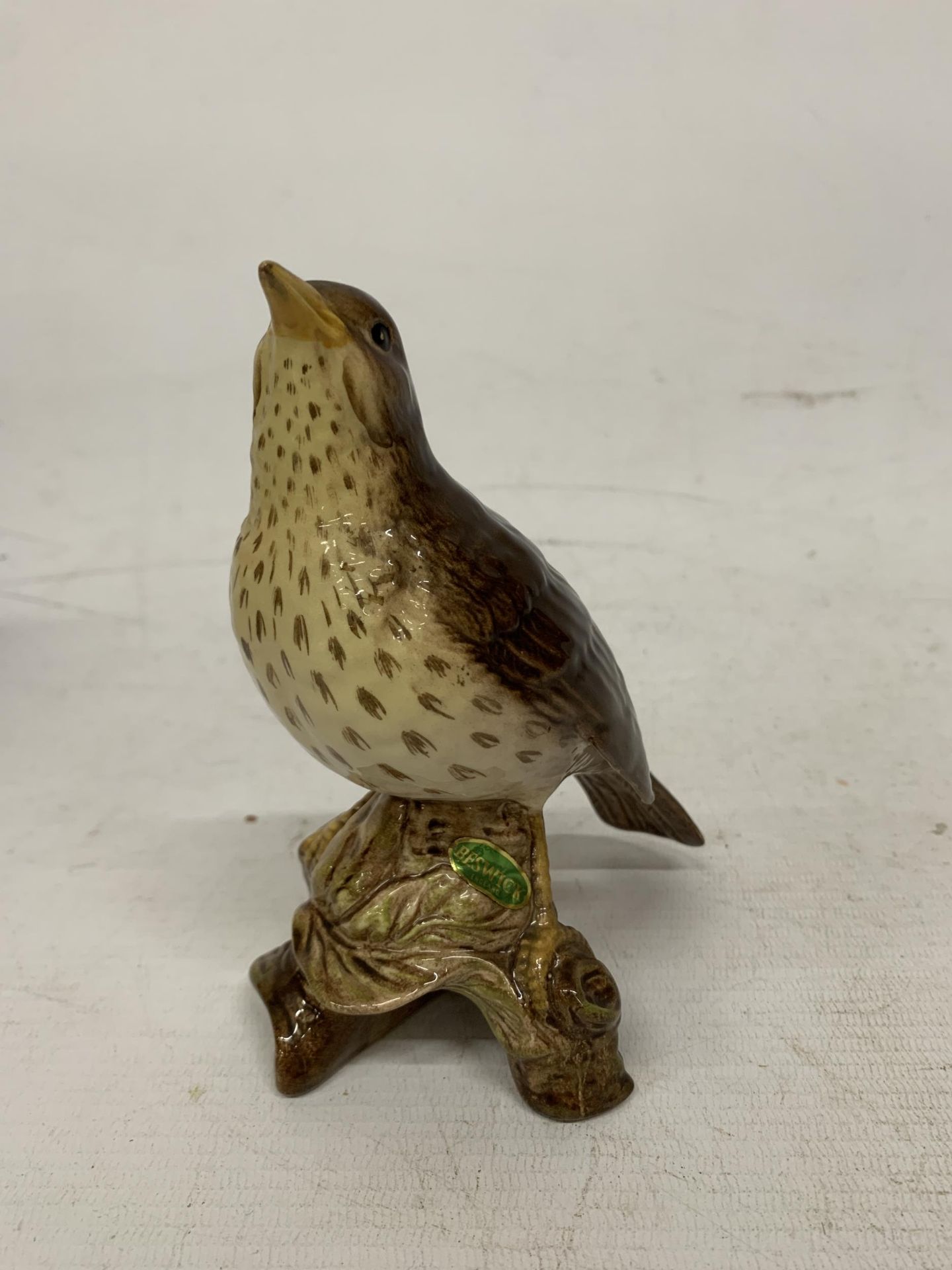 A BESWICK SONG THRUSH IN A GLOSS FINISH No 2308