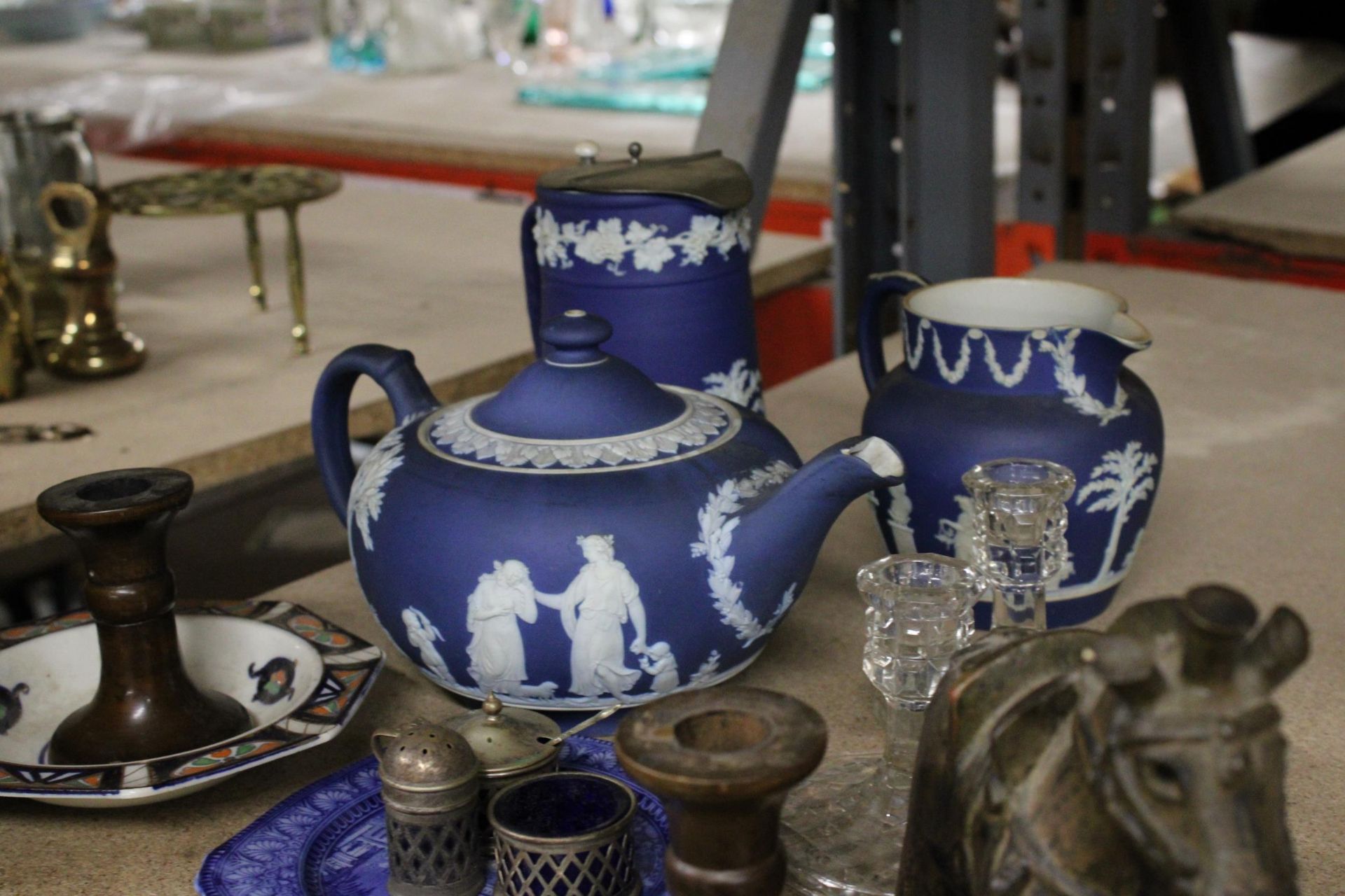 THREE PIECES OF DARK BLUE WEDGWOOD JASPERWARE TO INCLUDE A TEAPOT, PEWTER LIDDED JUG AND MILK JUG, - Image 6 of 6