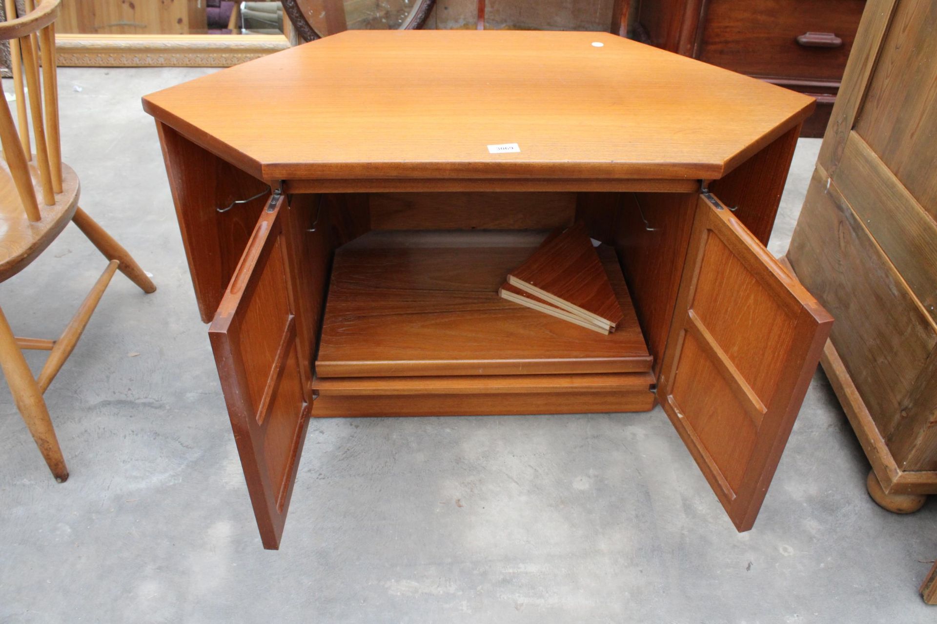 A RETRO TEAK NATHAN STYLE CORNER UNIT 52" WIDE - Image 2 of 2