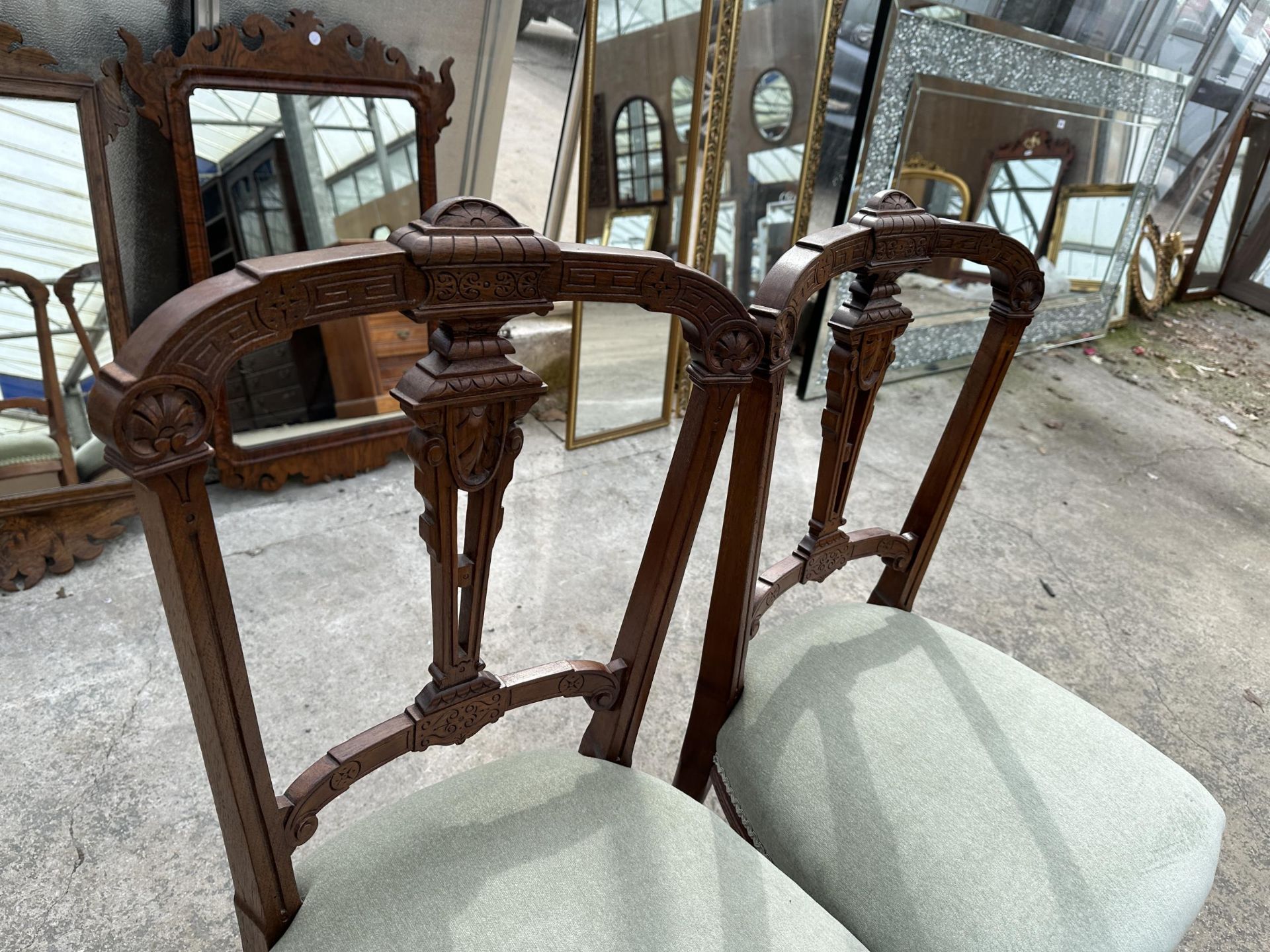 FOUR VICTORIAN MAHOGANY DINING CHAIRS - Image 4 of 6