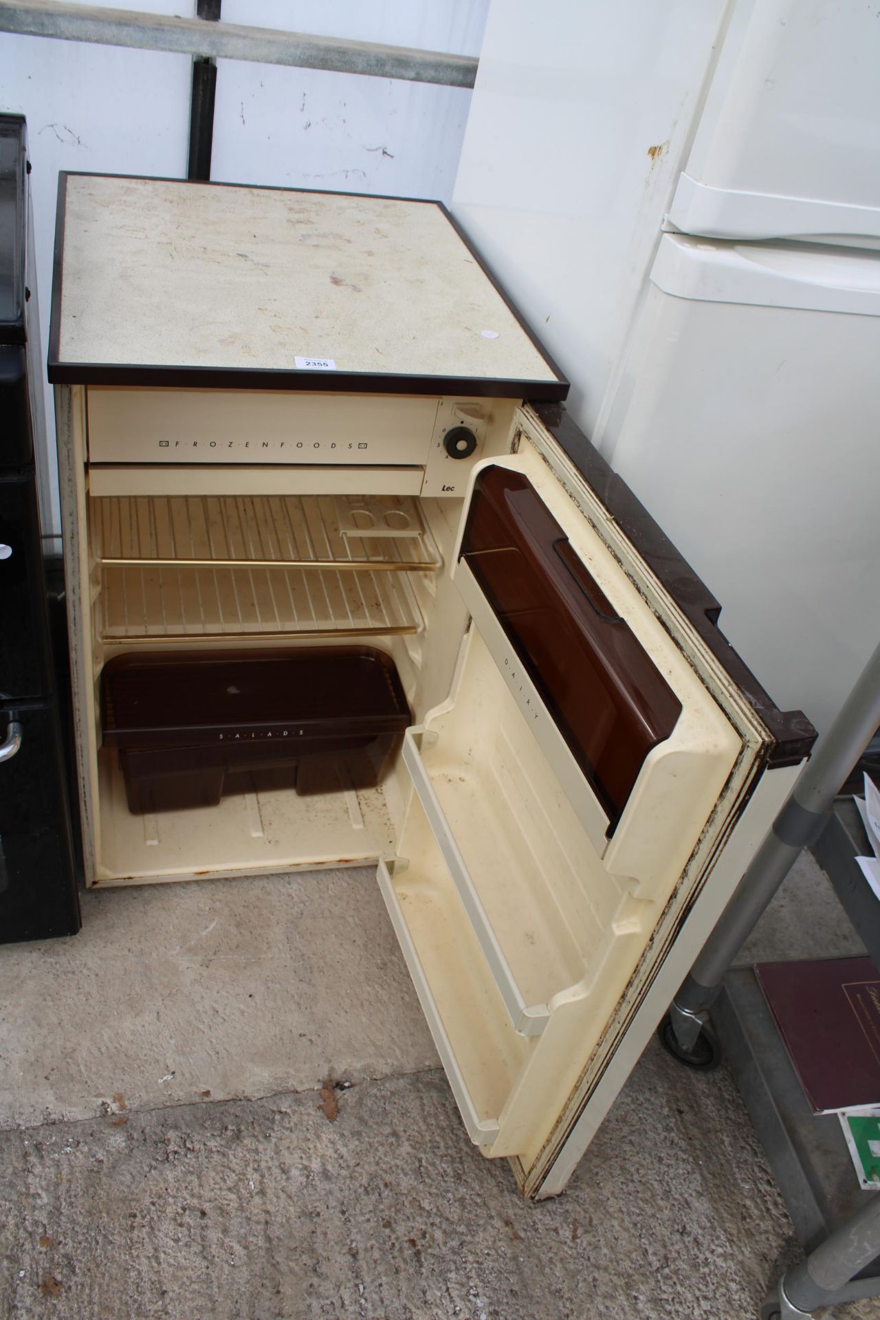 A CREAM AND BROWN LEC UNDER COUNTER FRIDGE - Image 2 of 2