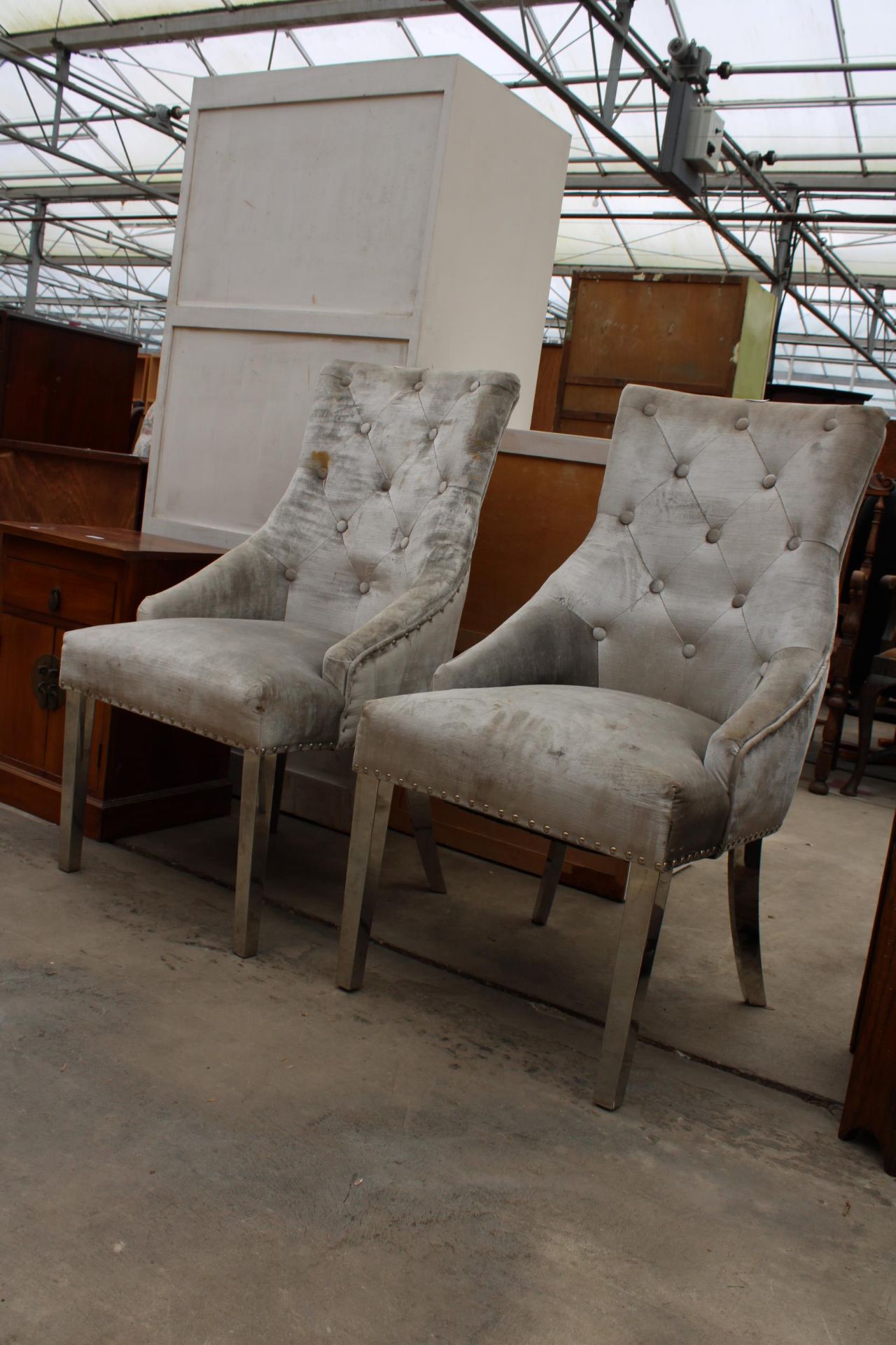 A PAIR OF MODERN HIGH BACK DINING CHAIRS ON CHROME LEGS - Image 2 of 2