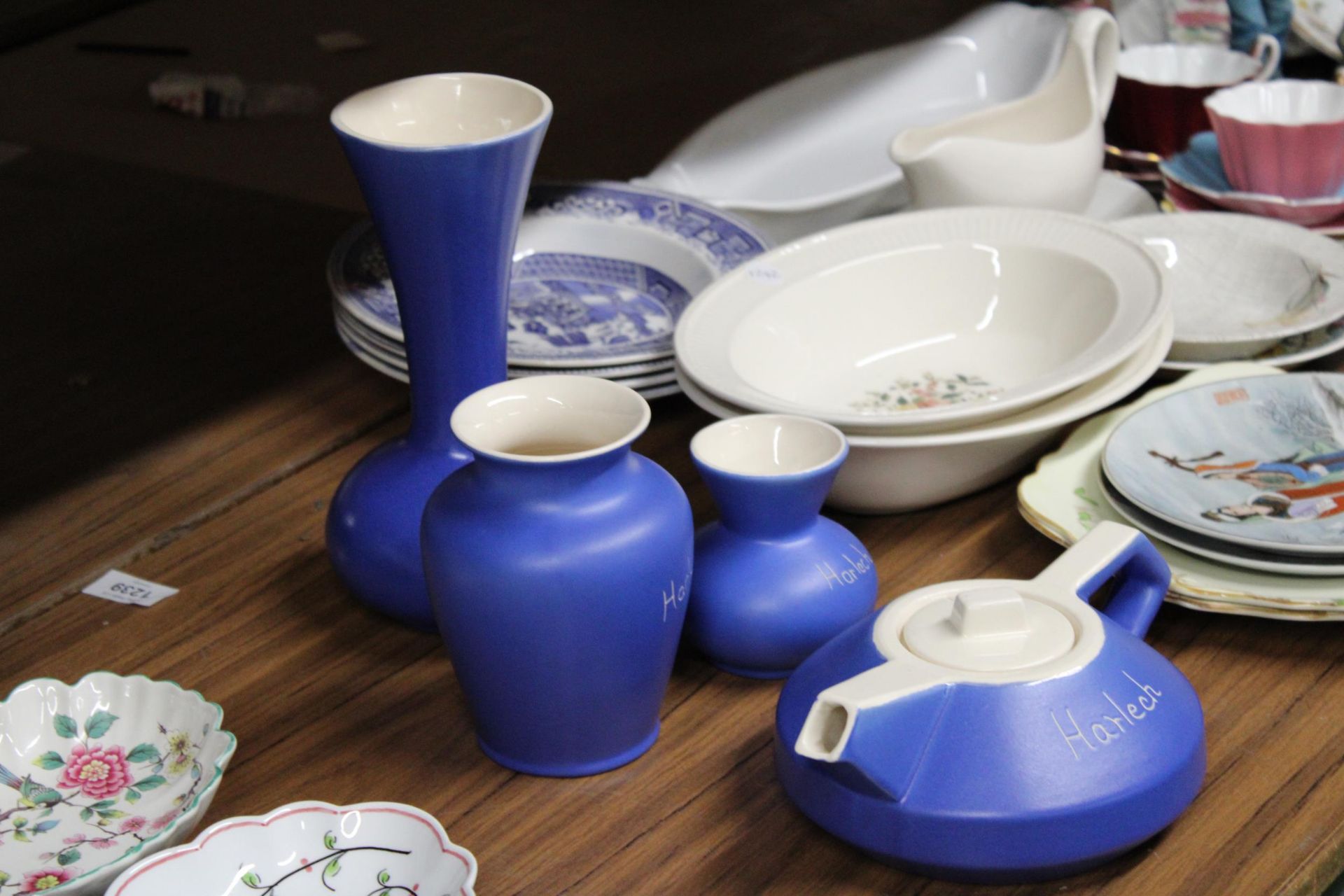 FOUR PIECES OF DEVONMOOR POTTERY WITH 'HARLECH' INSCRIPTION TO INCLUDE A TEAPOT AND THREE VASES - Image 2 of 4