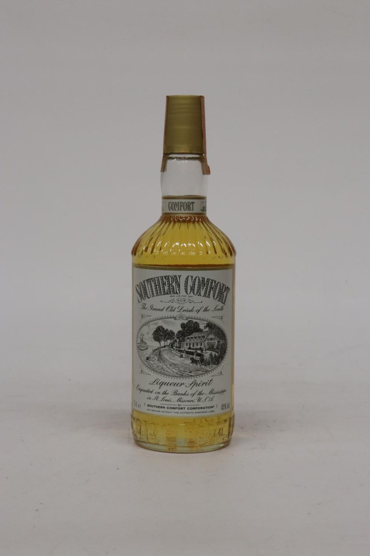 A 75 CL BOTTLE OF SOUTHERN COMFORT LIQUEUR