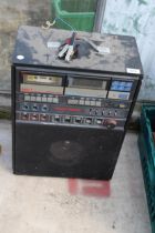 A REALISTIC CONCERTMATE 2000 DOUBLE CASSETTE KARAOKE MUSIC SYSTEM