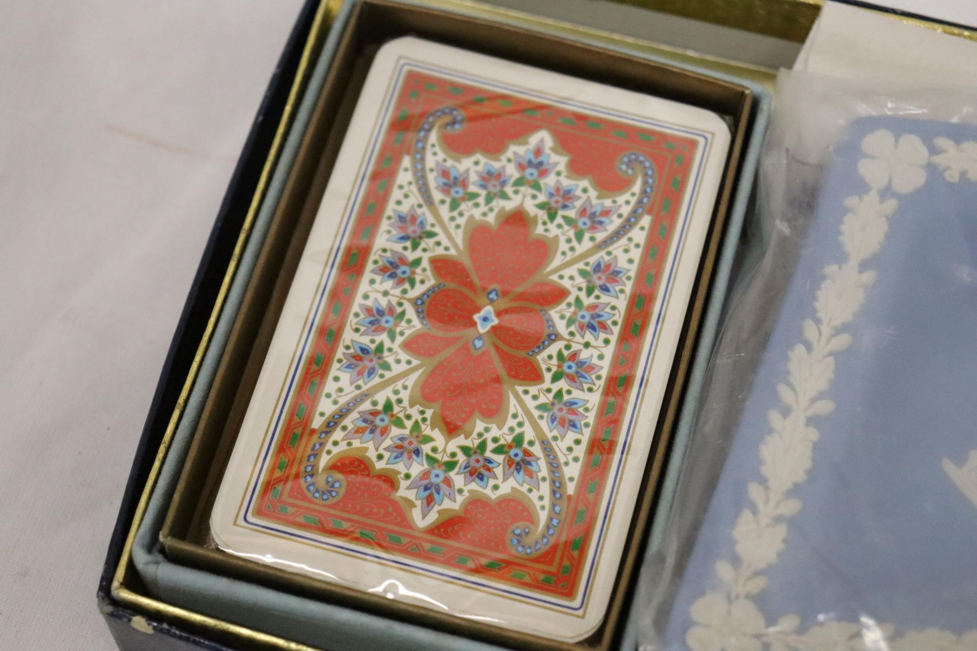 A WADDINGTONS WEDGWOOD JASPER CARD TRAY WITH PLAYING CARDS - Image 3 of 5