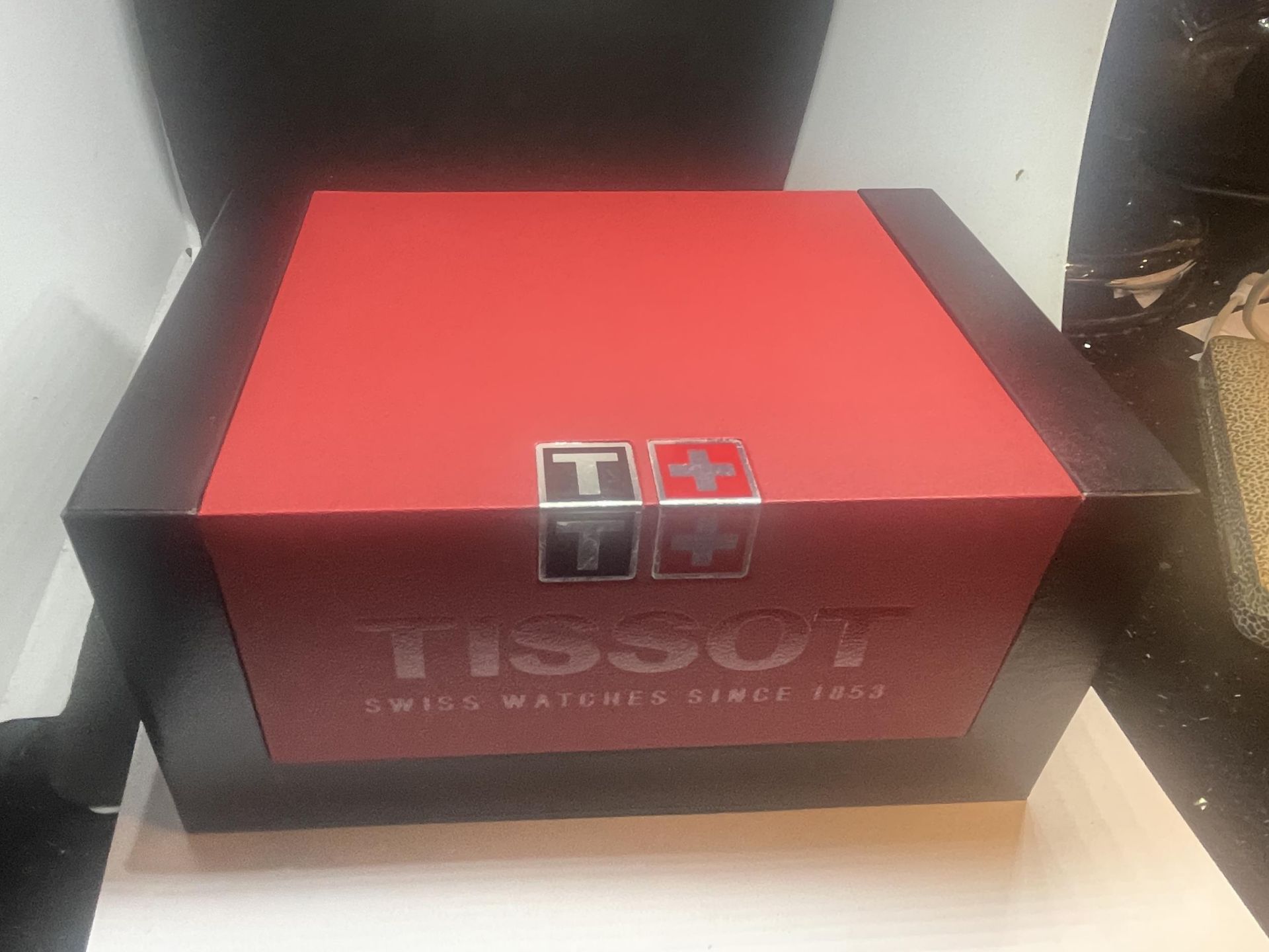A BOXED TISSOT PR100 WRIST WATCH WITH CHROME AND YELLOW METAL STRAP WITH PEARLISED FACE - Image 4 of 5