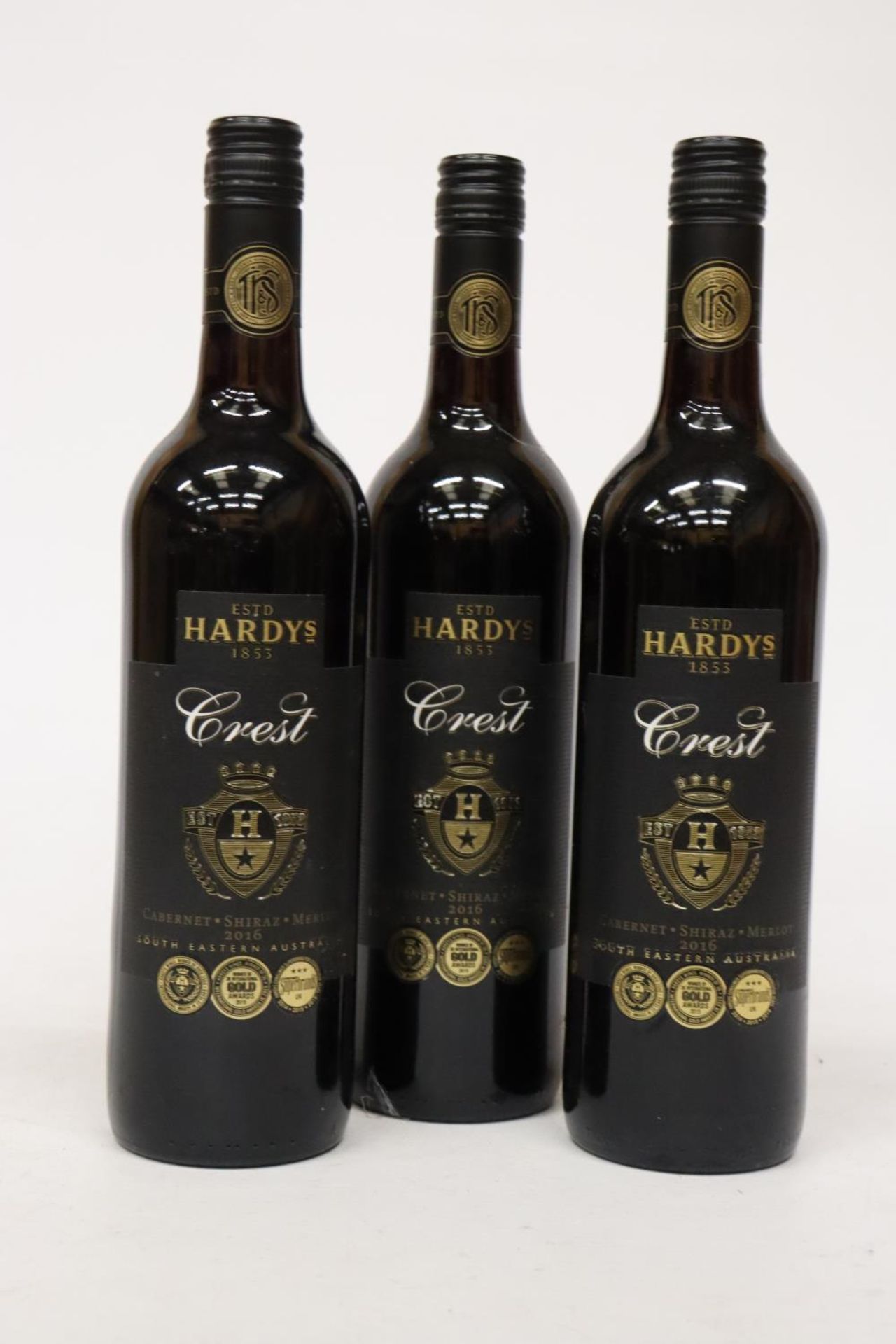 THREE 750ML BOTTLES OF RED WINE HARDYS CREST CABERNET SHIRAZ MERLOT - SOUTH EASTERN AUSTRALIA - 14