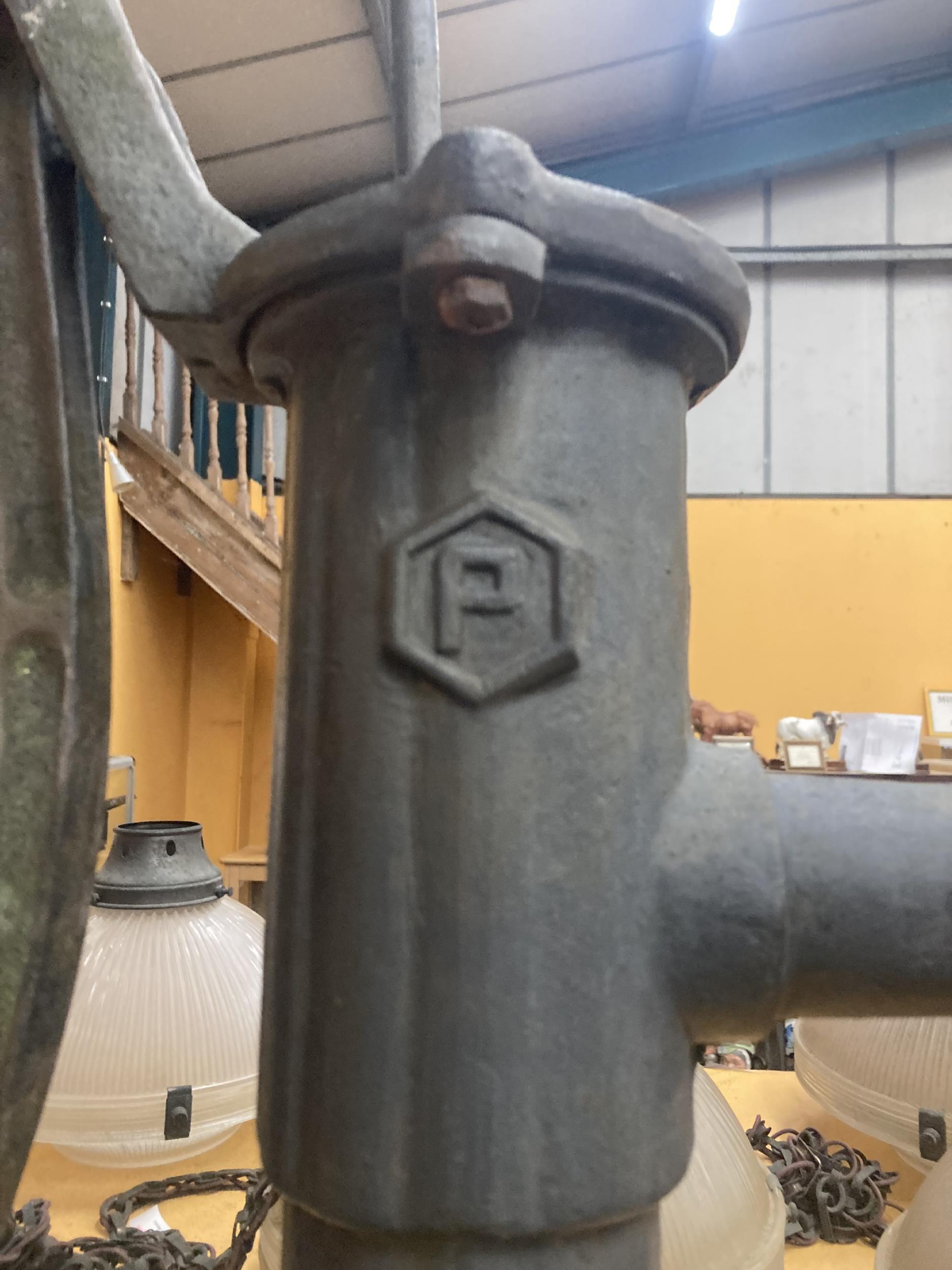 A VINTAGE STYLE CAST WATER PUMP - Image 2 of 3