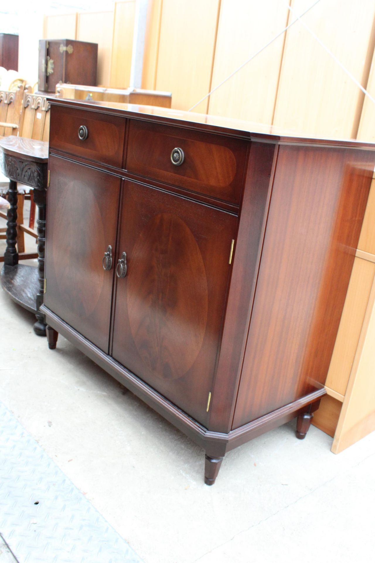 A REPRODUCTION MAHOGANY AND CROSSBANDED STRONGBOW SIDEBOARD, 36" WIDE - Image 2 of 4