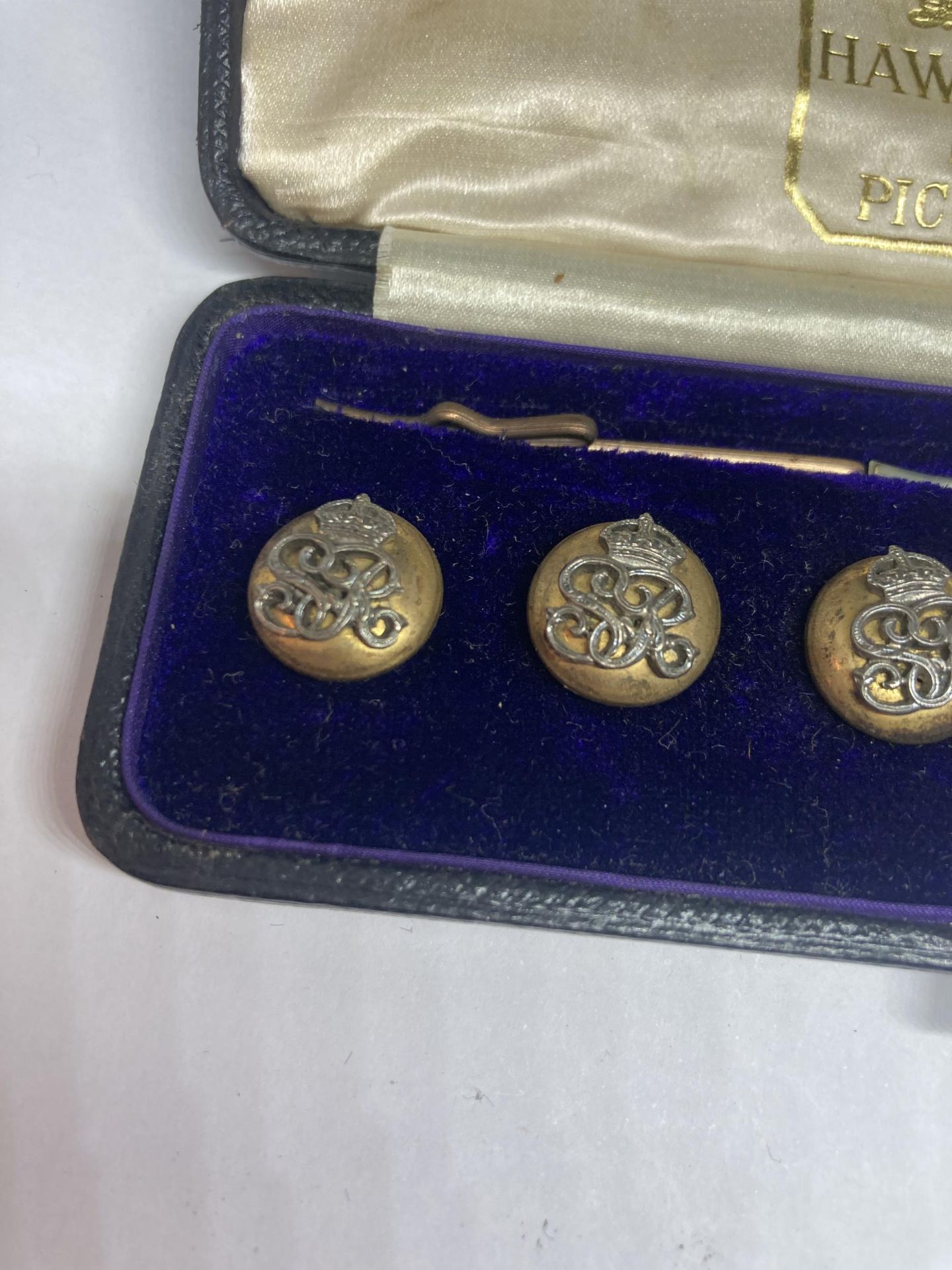 A SET OF SIX HAWKES & CO NO 14 PICCADILLY VINTAGE BUTTONS IN ORIGINAL PRESENTATION BOX - Image 3 of 3