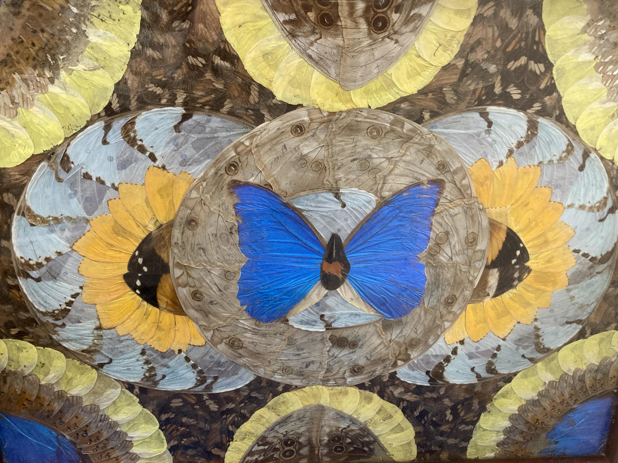 A VINTAGE INLAID WOODEN TRAY WITH BUTTERFLIES - Image 3 of 4