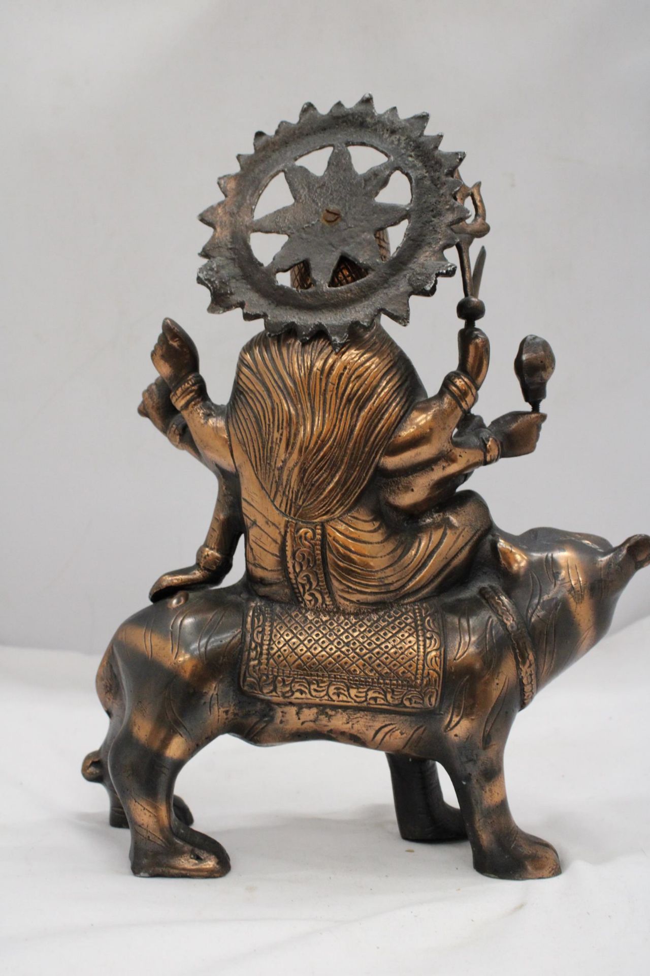 A BRONZE EXOTIC INDIAN MOTHER GODDESS ON A TIGER'S BACK, HEIGHT 38CM, LENGTH 28CM - Image 4 of 5