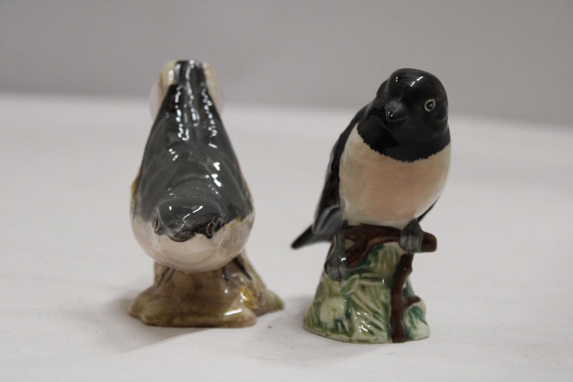 A BESWICK NUTHATCH TOGETHER WITH A BESWICK STONECHAT