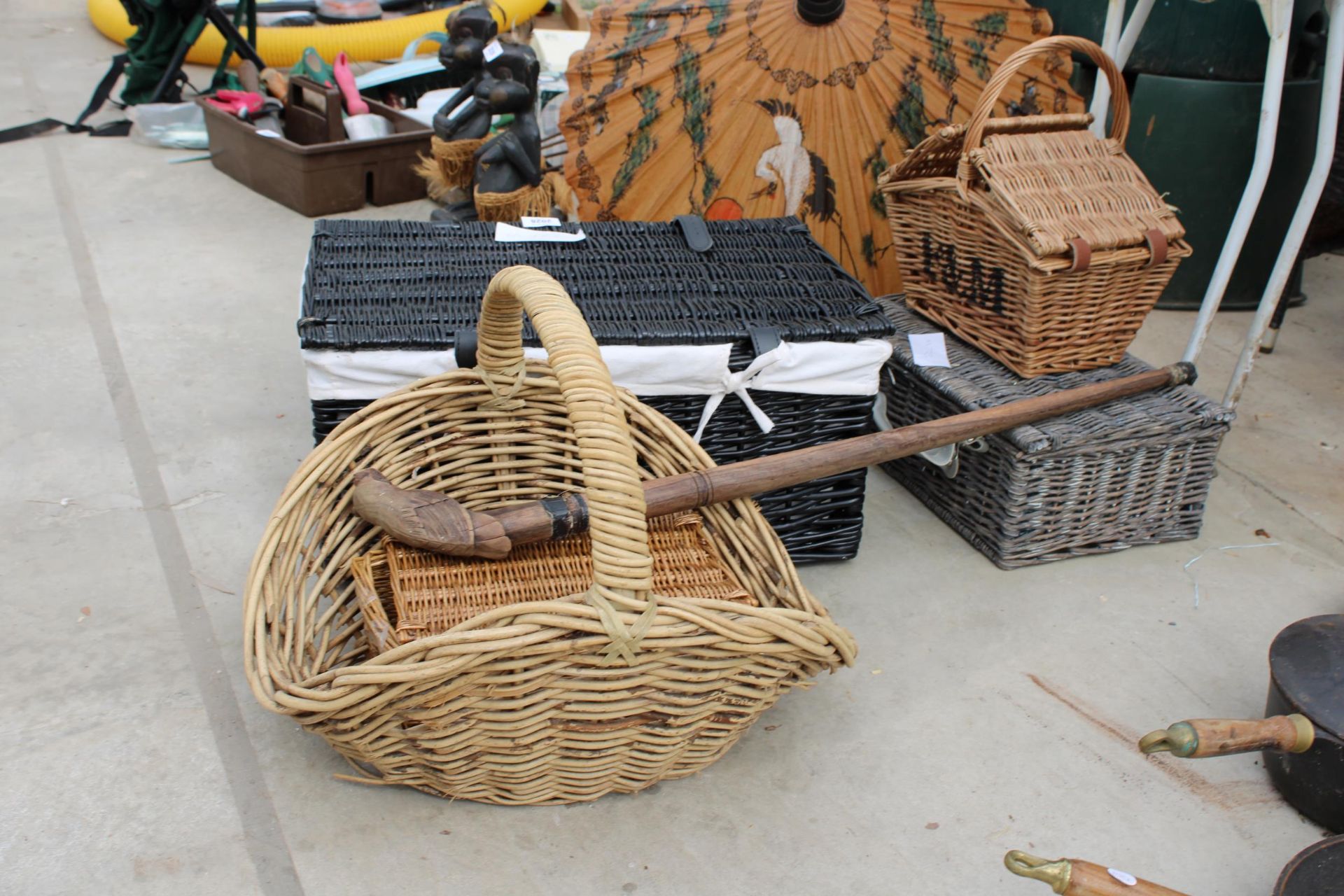 AN ASSORTMENT OF ITEMS TO INCLUDE WICKER BASKETS, A WALKING STICK AND A METAL FIGURE - Image 3 of 4