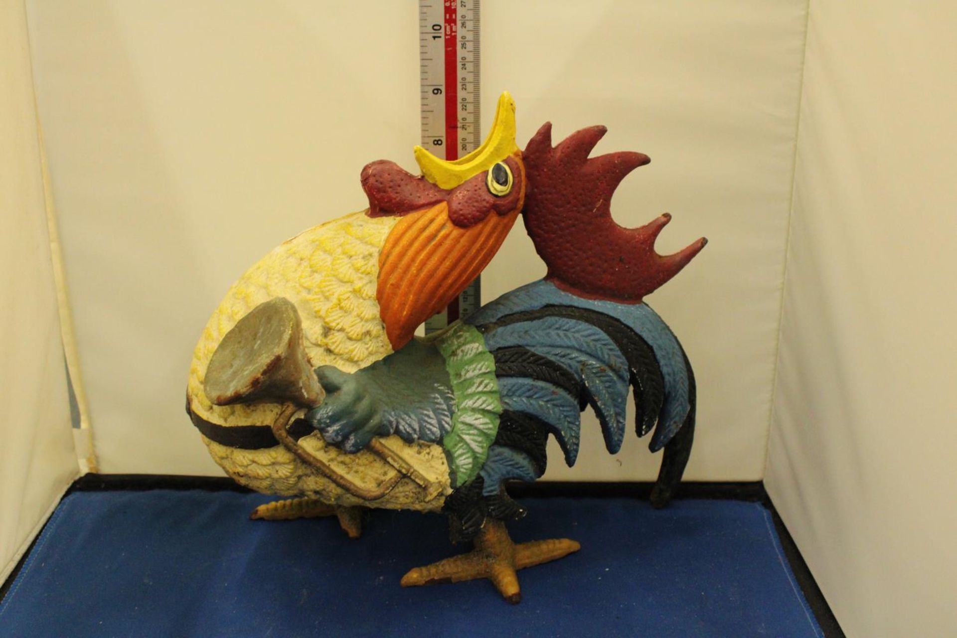 A HEAVY HAND PAINTED FRENCH COCKEREL - Image 4 of 4
