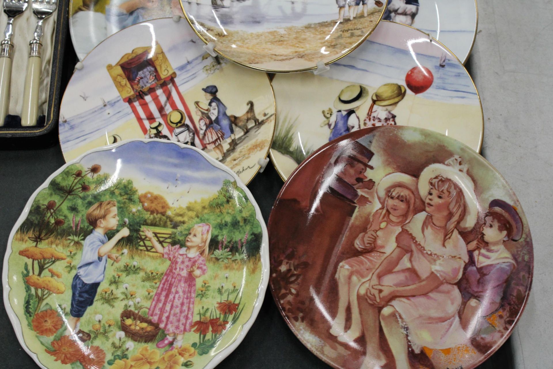 ELEVEN CABINET PLATESTO INCLUDE ROYAL WORCESTER 'SWEET SUMMER DAYS' - Bild 2 aus 8