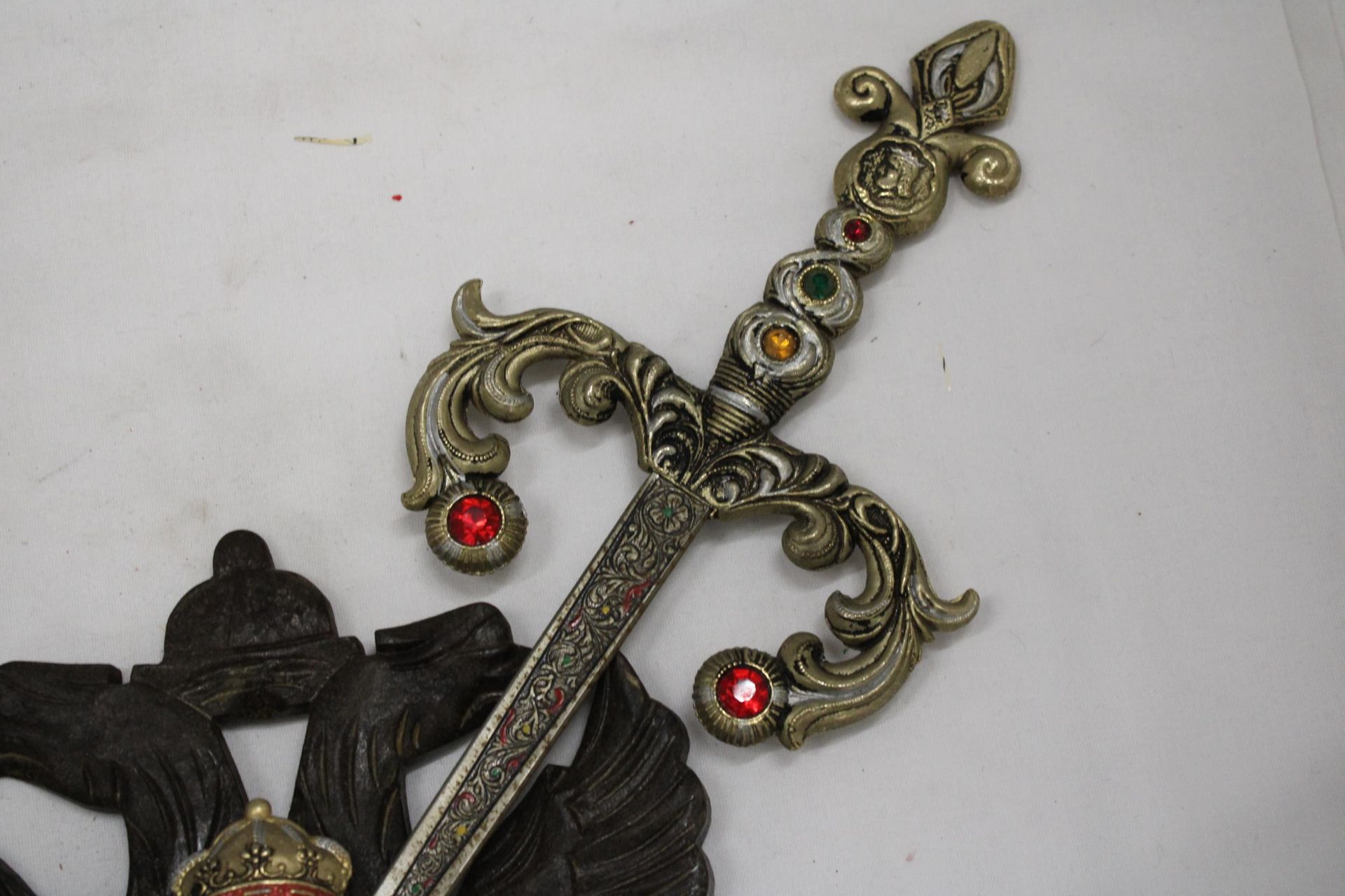 TWO VINTAGE SWORDS ON A CRESTED PLAQUE - Image 3 of 5