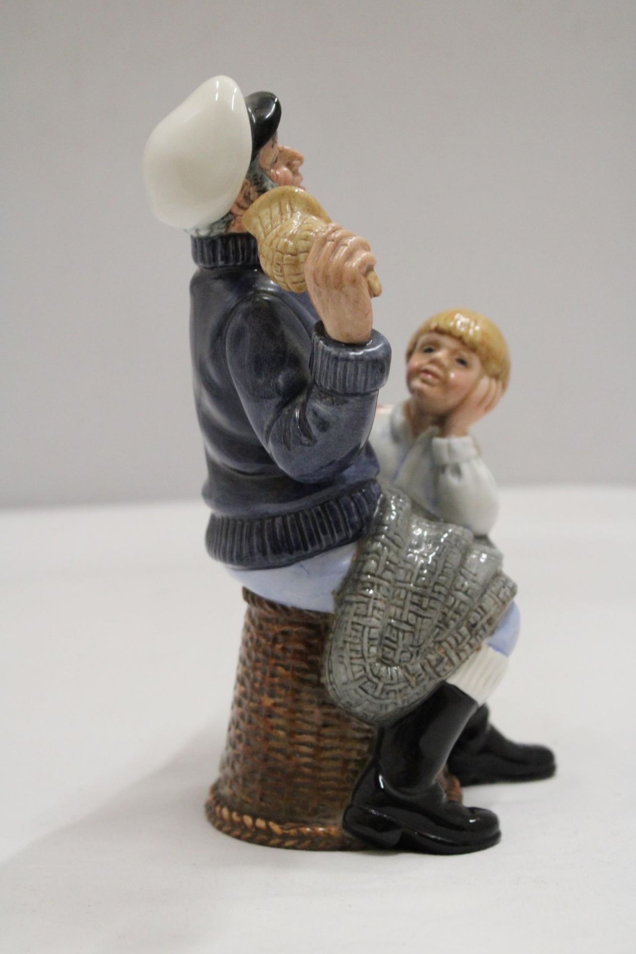 A ROYAL DOULTON FIGURE "SONG OF THE SEA" HN 2729 - Image 3 of 6