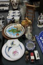 A MIXED LOT TO INCLUDE HORSE RACING MUGS, CABINET PLATES, PIN TRAYS, ANIMAL FIGURES, VICTORIAN EYE