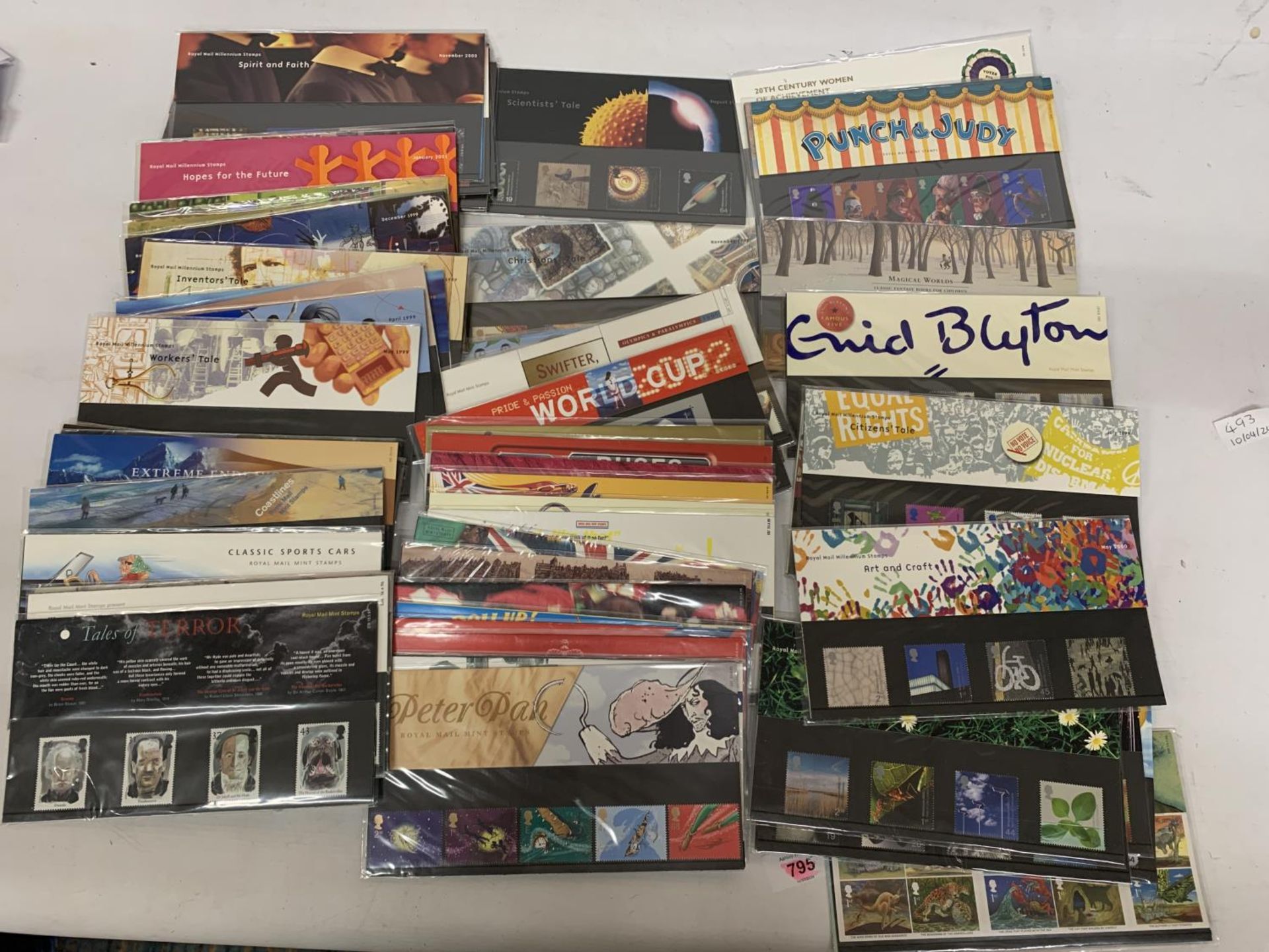 A LARGE COLLECTION OF ROYAL MAIL MINT STAMPS