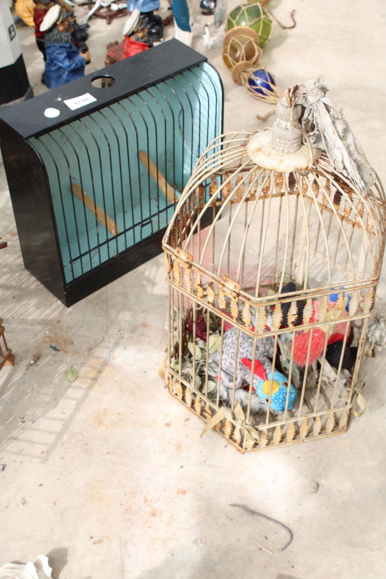 FOUR VARIOUS DECORATIVE BIRD CAGES - Image 5 of 5