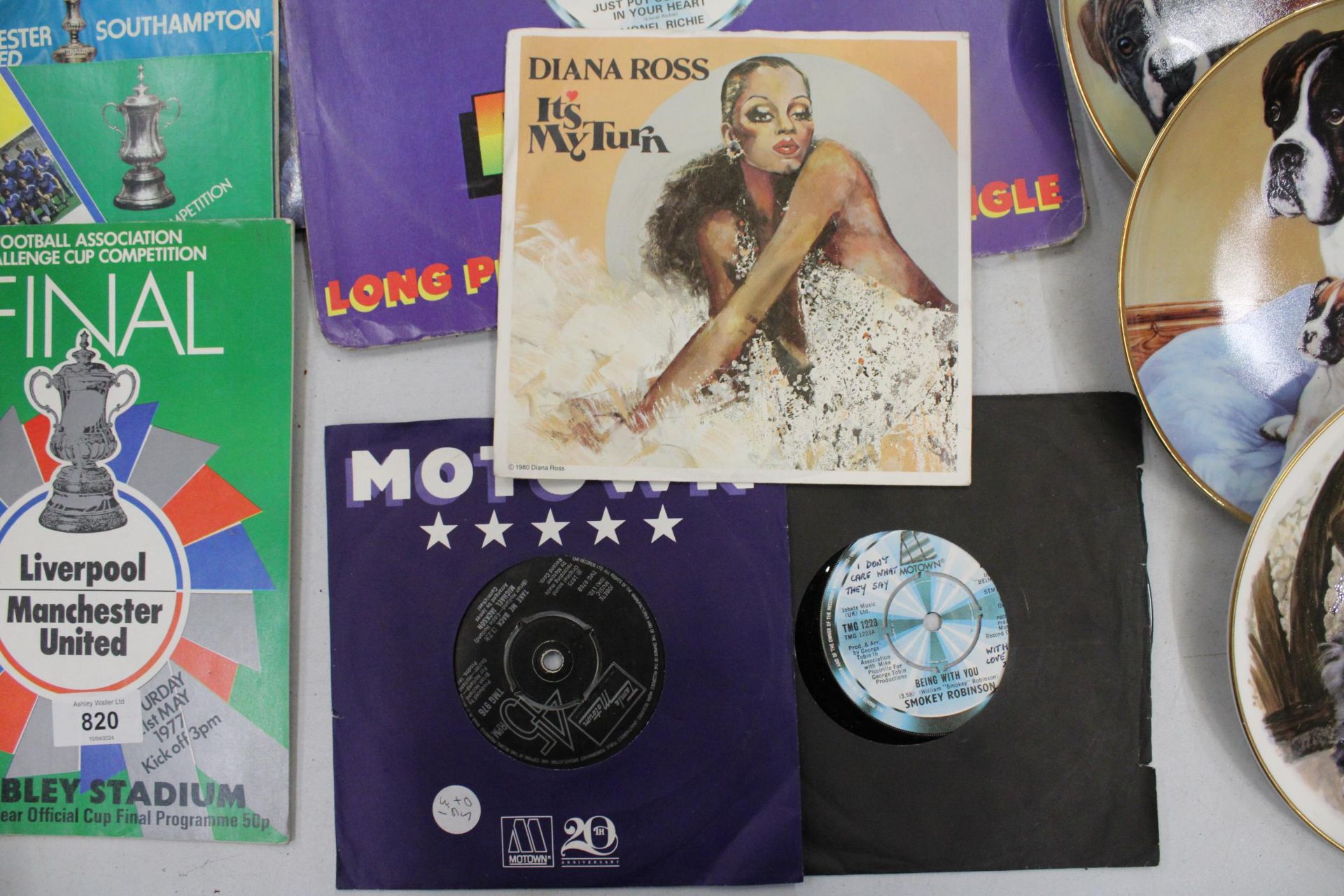 THREE TAMLA MOTOWN LP RECORDS TO INCLUDE ONE DOUBLE AND THREE TAMLA SINGLES - Image 4 of 7