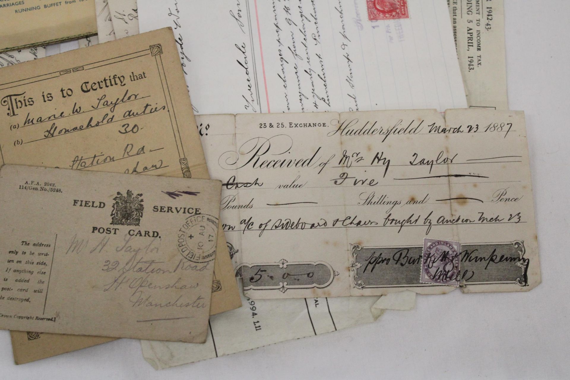 A QUANTITY OF VINTAGE EPHEMERA TO INCLUDE RECEIPTS, LETTERS, ETC - Image 3 of 6