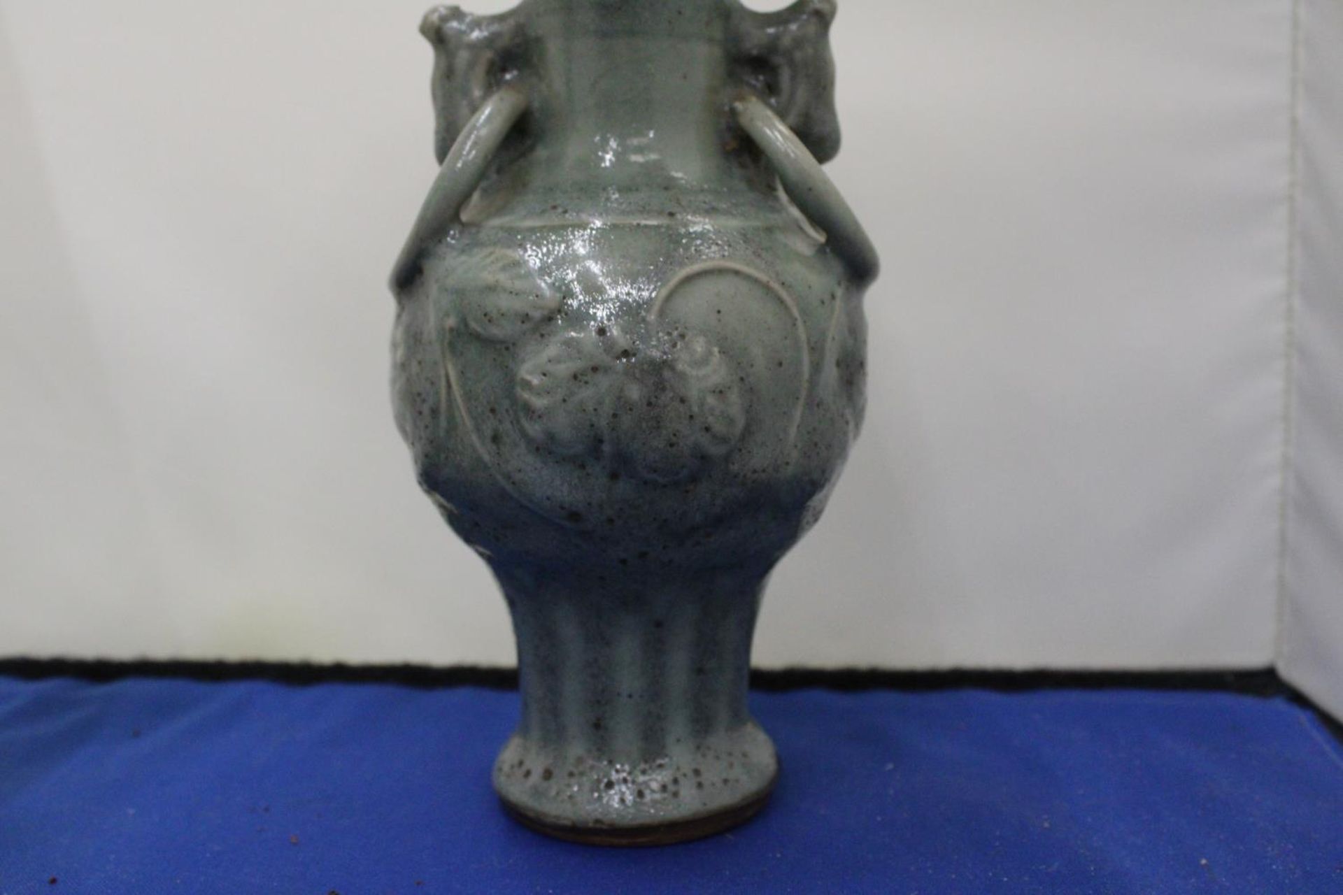 A PAIR OF CHINESECELADON STYLE VASES - Image 3 of 6