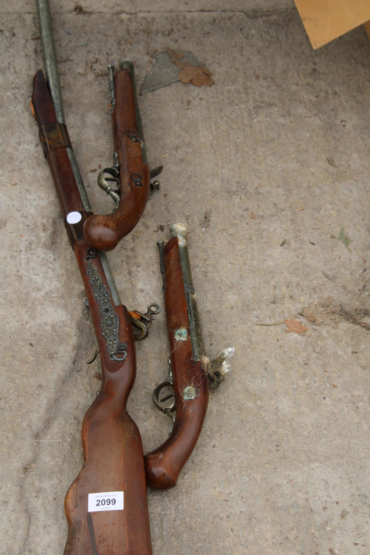 THREE ORNAMENTAL GUNS - Image 2 of 2