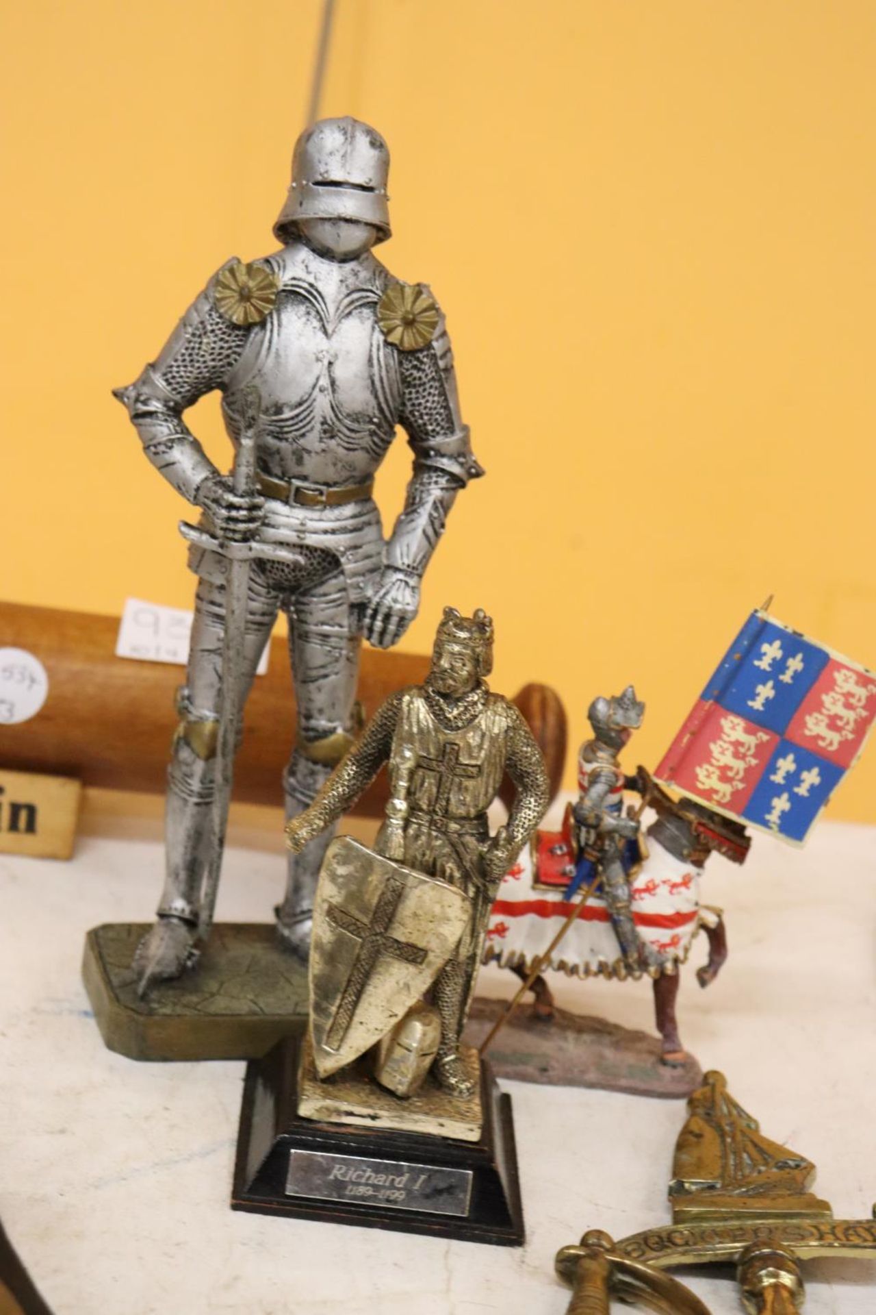THREE SMALL MODELS OF KNIGHTS PLUS TWO BRASS SWORD LETTER OPENERS - Image 3 of 6