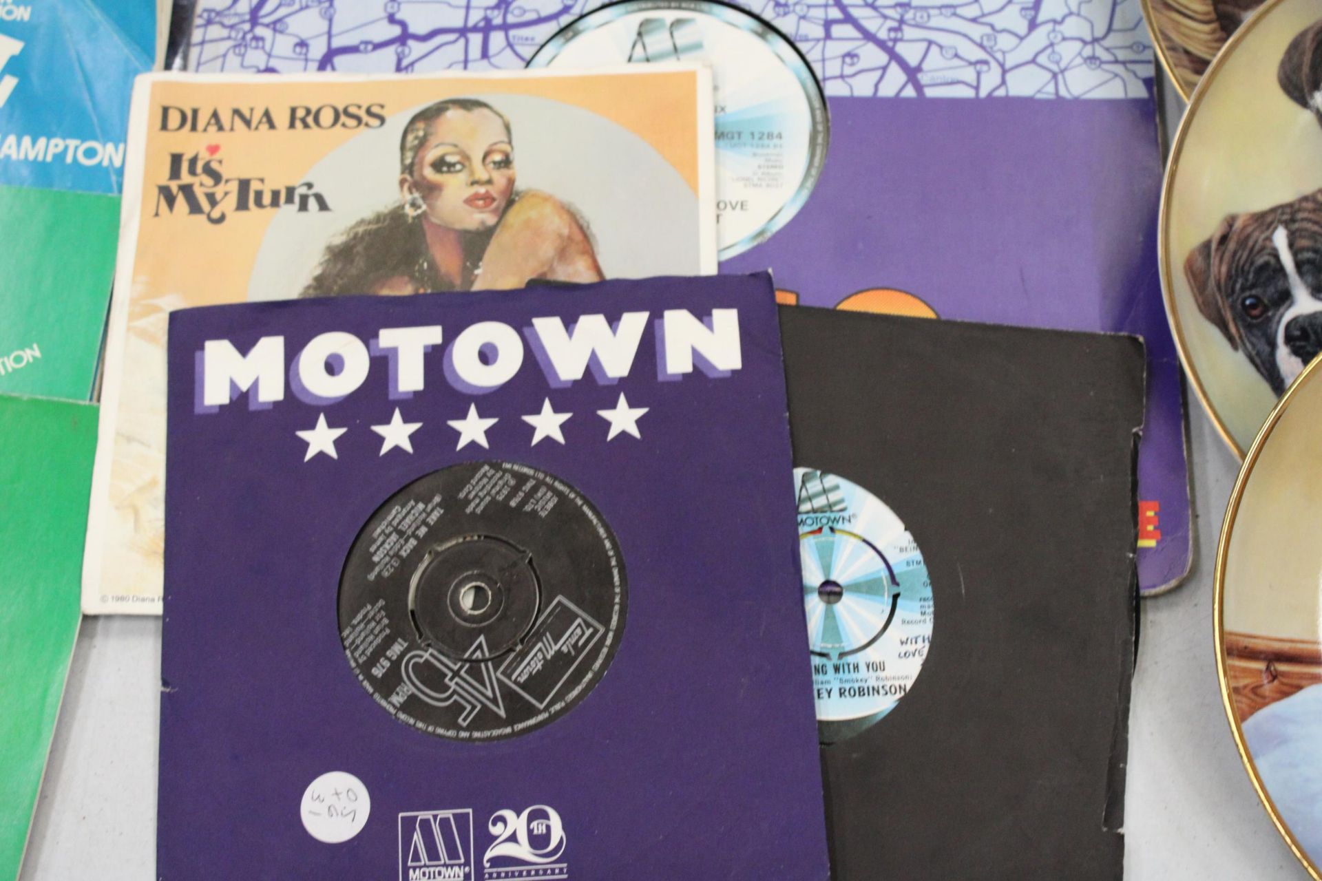 THREE TAMLA MOTOWN LP RECORDS TO INCLUDE ONE DOUBLE AND THREE TAMLA SINGLES - Image 2 of 7