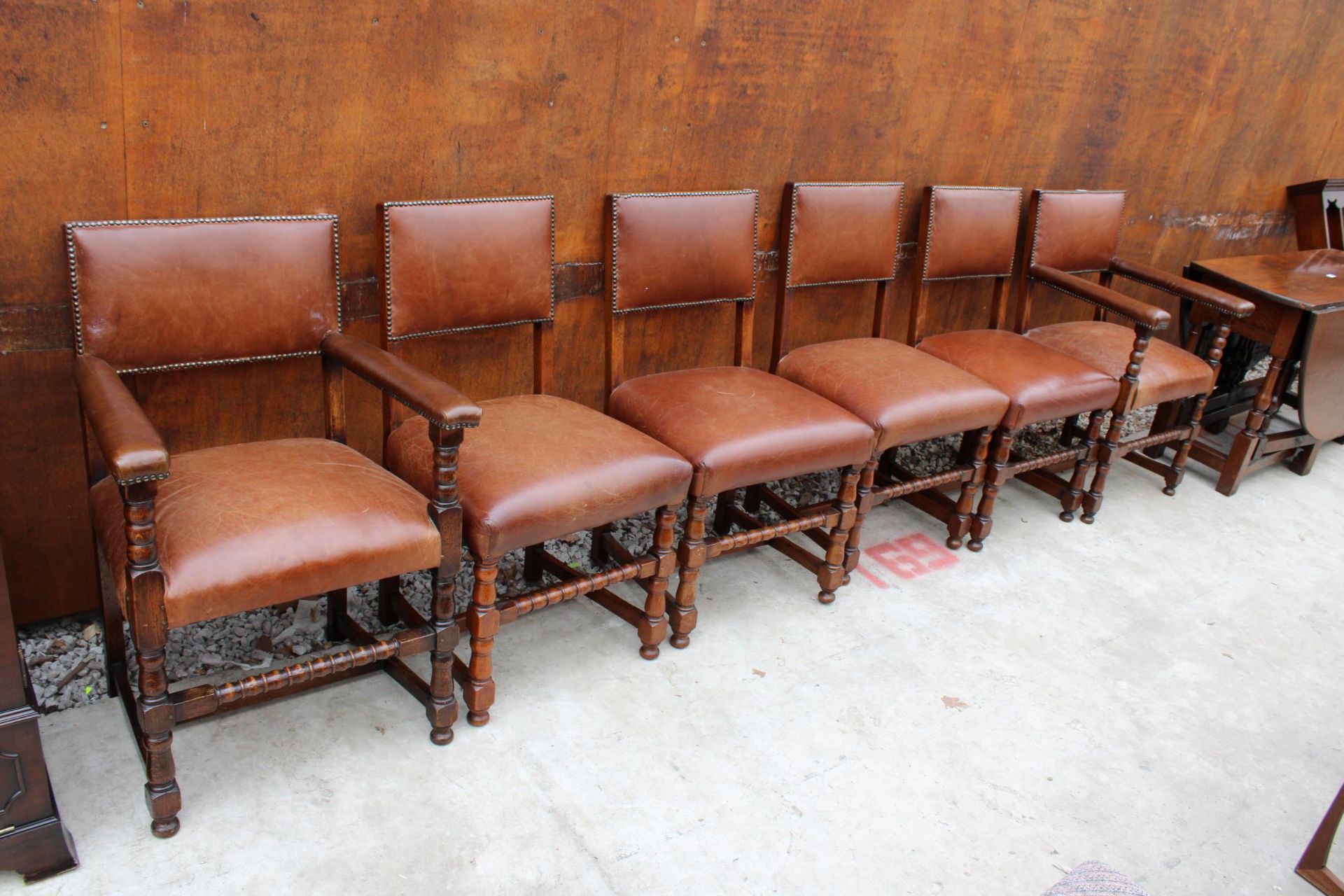 A SET OF SIX GEORGE III STYLE DINING CHAIRS WITH LEATHER SEATS AND BACKS ON TURNED LEGS AND BOBBIN - Image 2 of 4