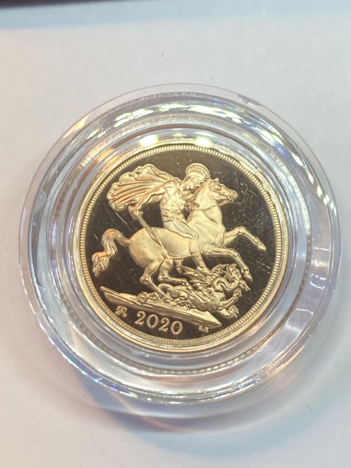 A 2020 THE SOVEREIGN GOLD PROOF LIMITED EDITION NUMBER 387 OF 7,995 IN A WOODEN BOXED CASE - Image 2 of 5