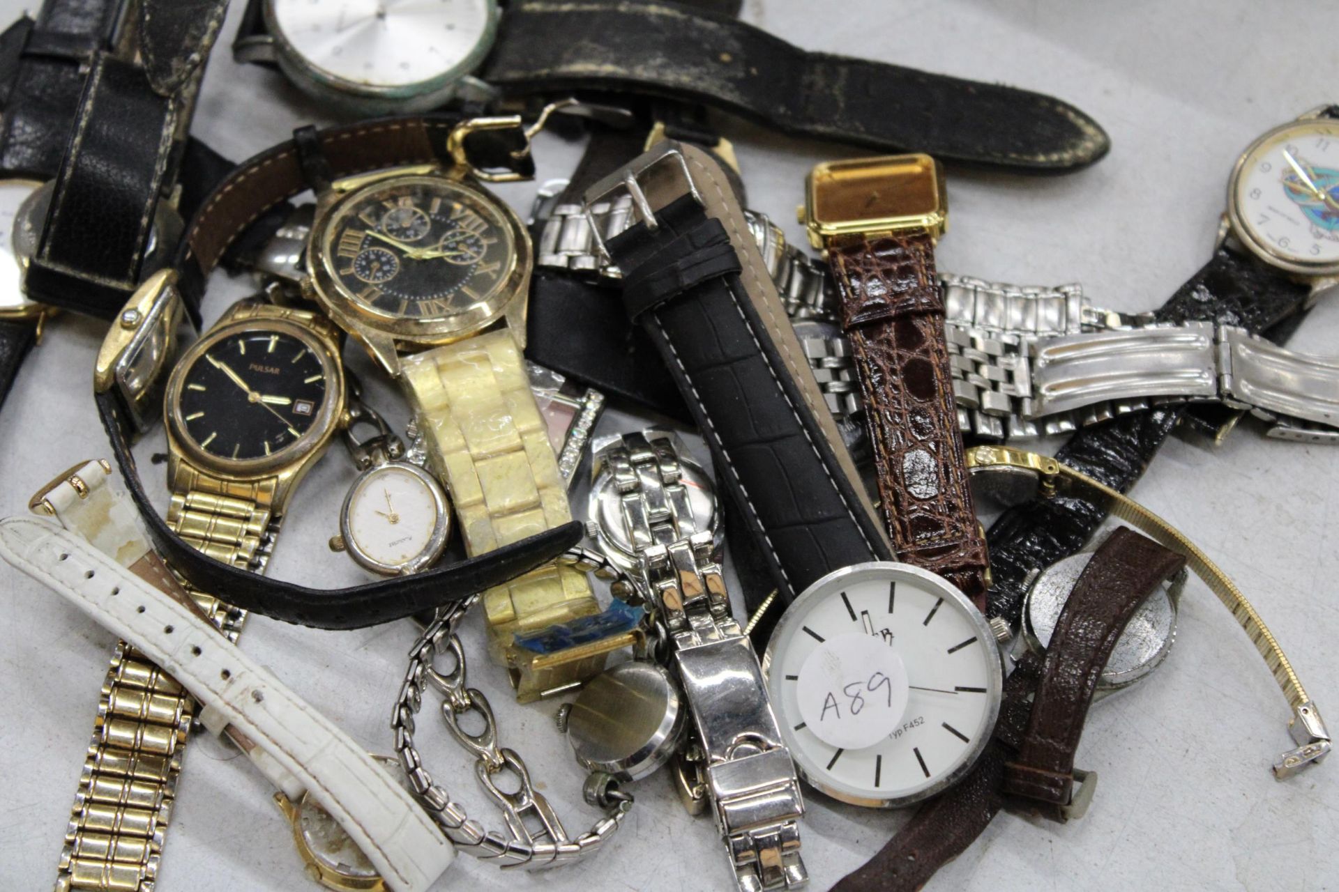 A QUANTITY OF WRISTWATCHES TO INCLUDE PULSAR, ROTARY, ETC - Image 3 of 5