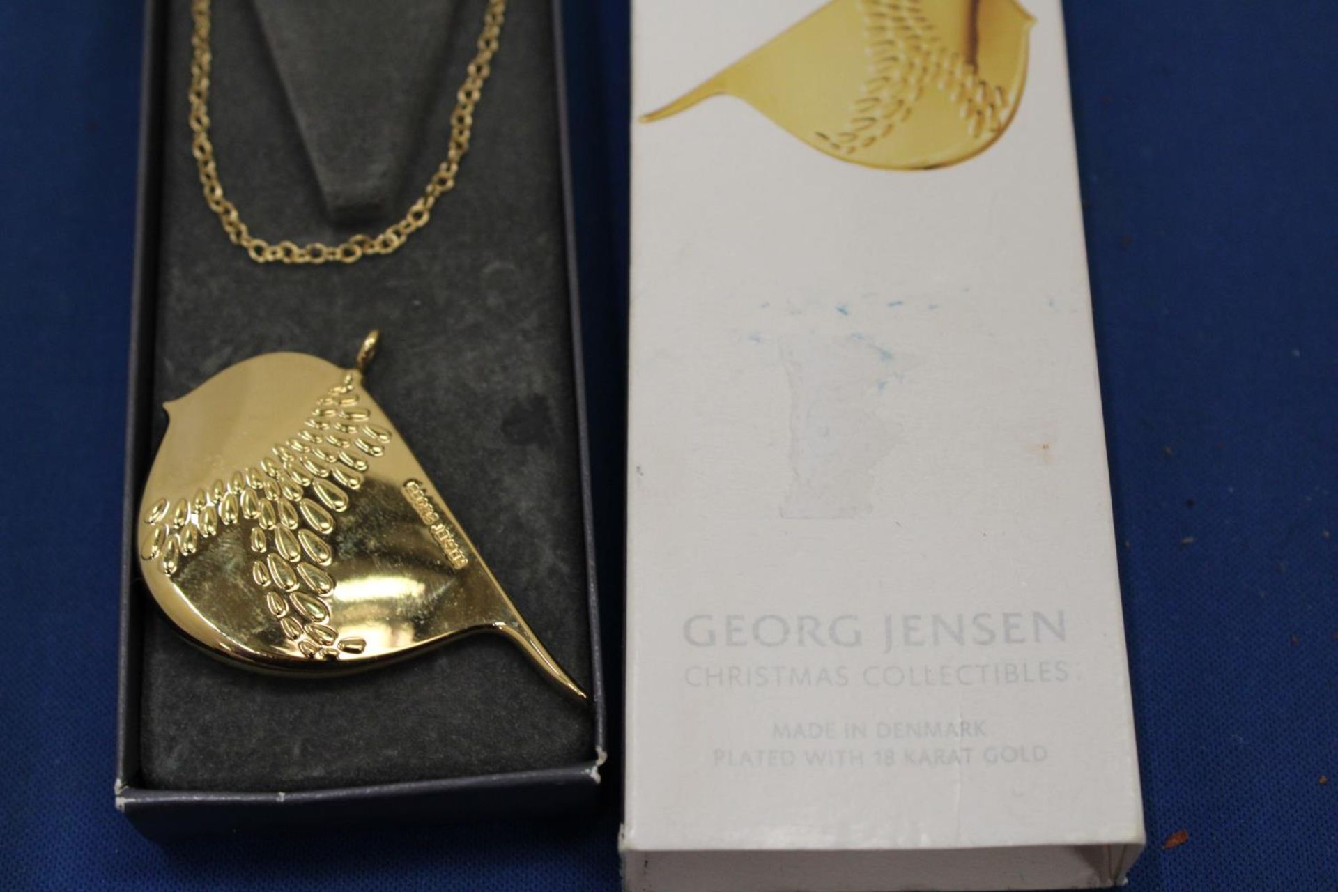 A GEORG JENSON CHRISTMAS COLLECTION 18 KARAT GOLD PLATED ROBIN IN ORIGINAL BOX - Image 2 of 3