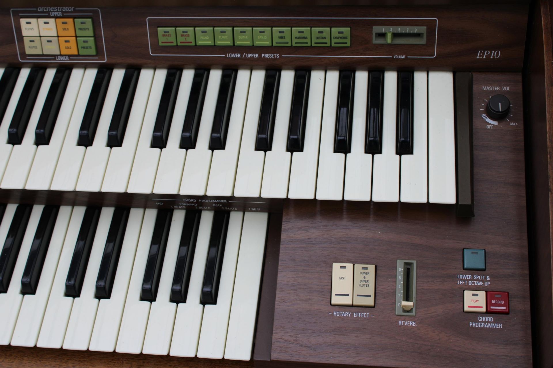 AN ELKA ELECTRIC ORGAN AND STOOL - Image 5 of 9