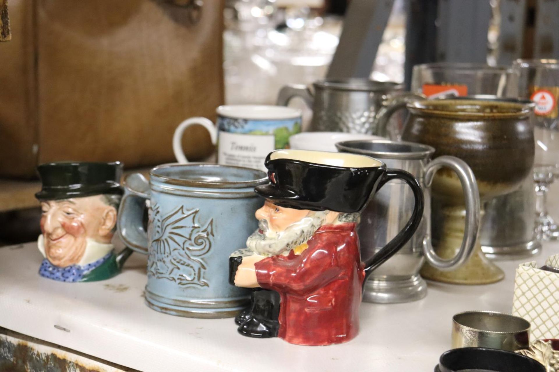A QUANTITY OF ITEMS TO INCLUDE TANKARDS, TOBY JUGS, MUGS, STUDIO POTTERY, ETC