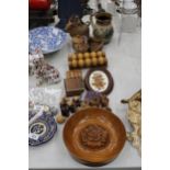 A QUANTITY OF ITEMS TO INCLUDE TREEN BOWLS, SMALL LIDDEDPOTS, MINIATURE ANIMALS, A TERRECOTTA BULL