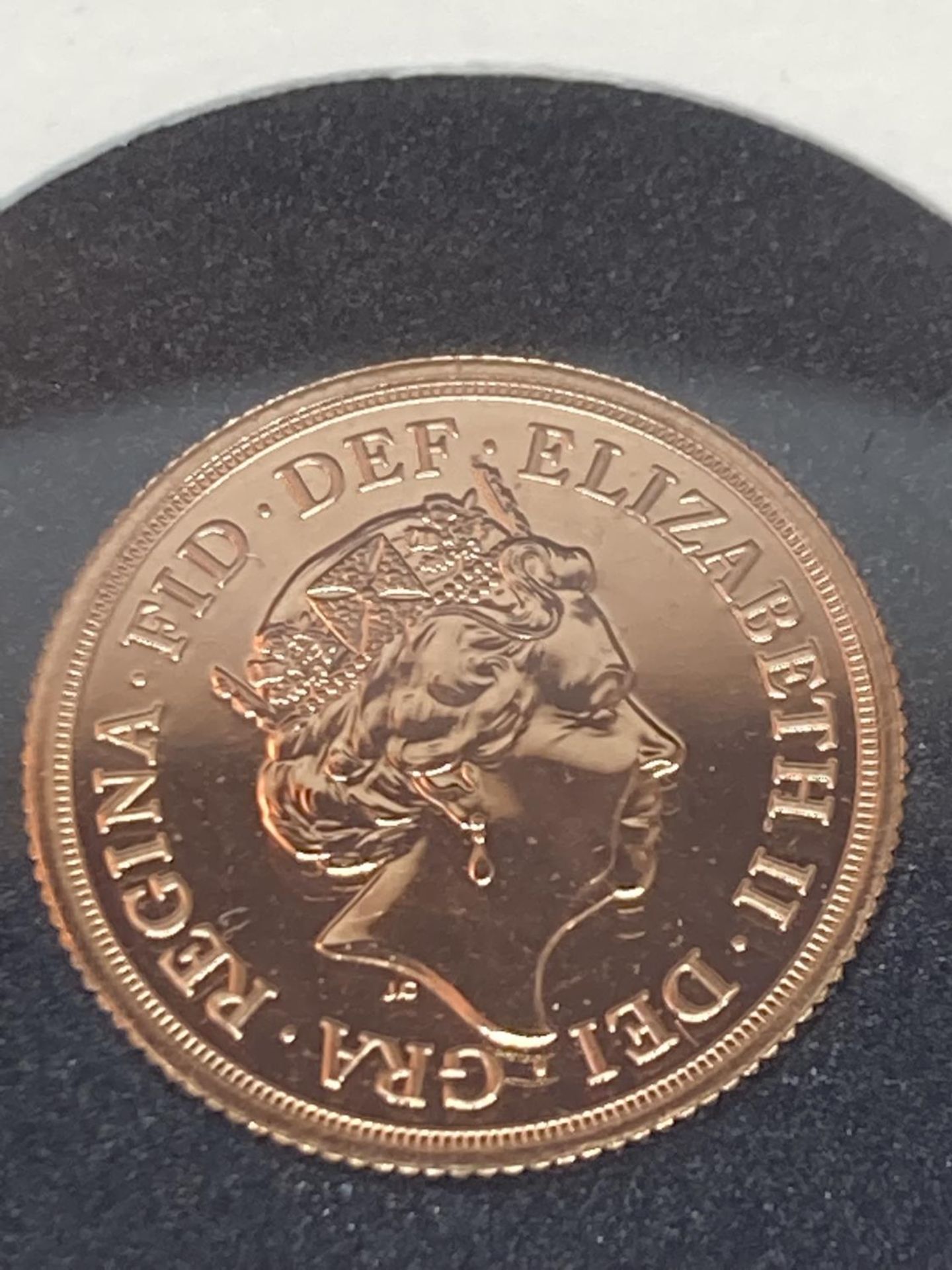 A 2016 LONG TO REIGN OVER US DATESTAMP UK GOLD SOVEREIGN - Image 3 of 6