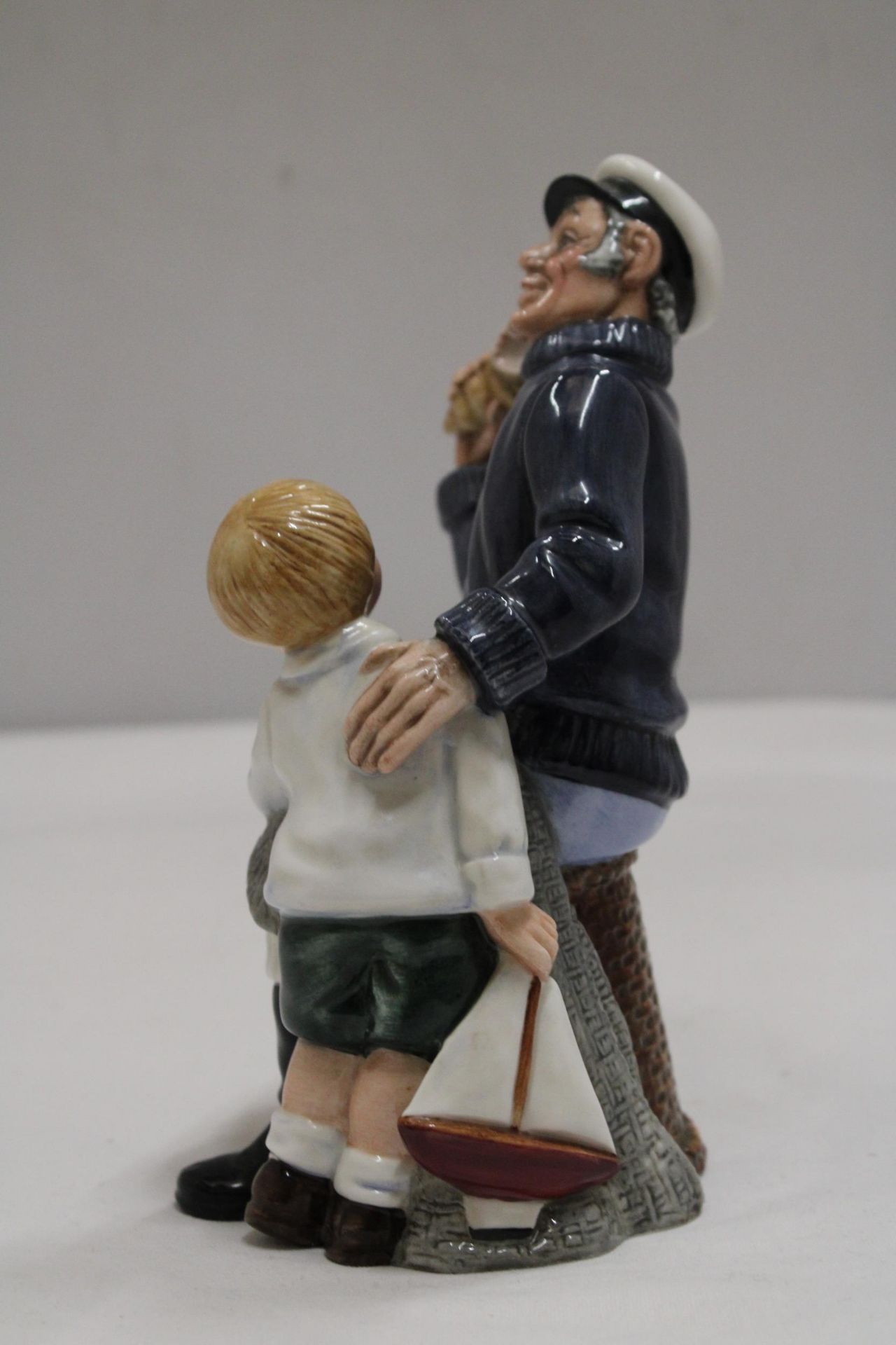 A ROYAL DOULTON FIGURE "SONG OF THE SEA" HN 2729 - Image 5 of 6