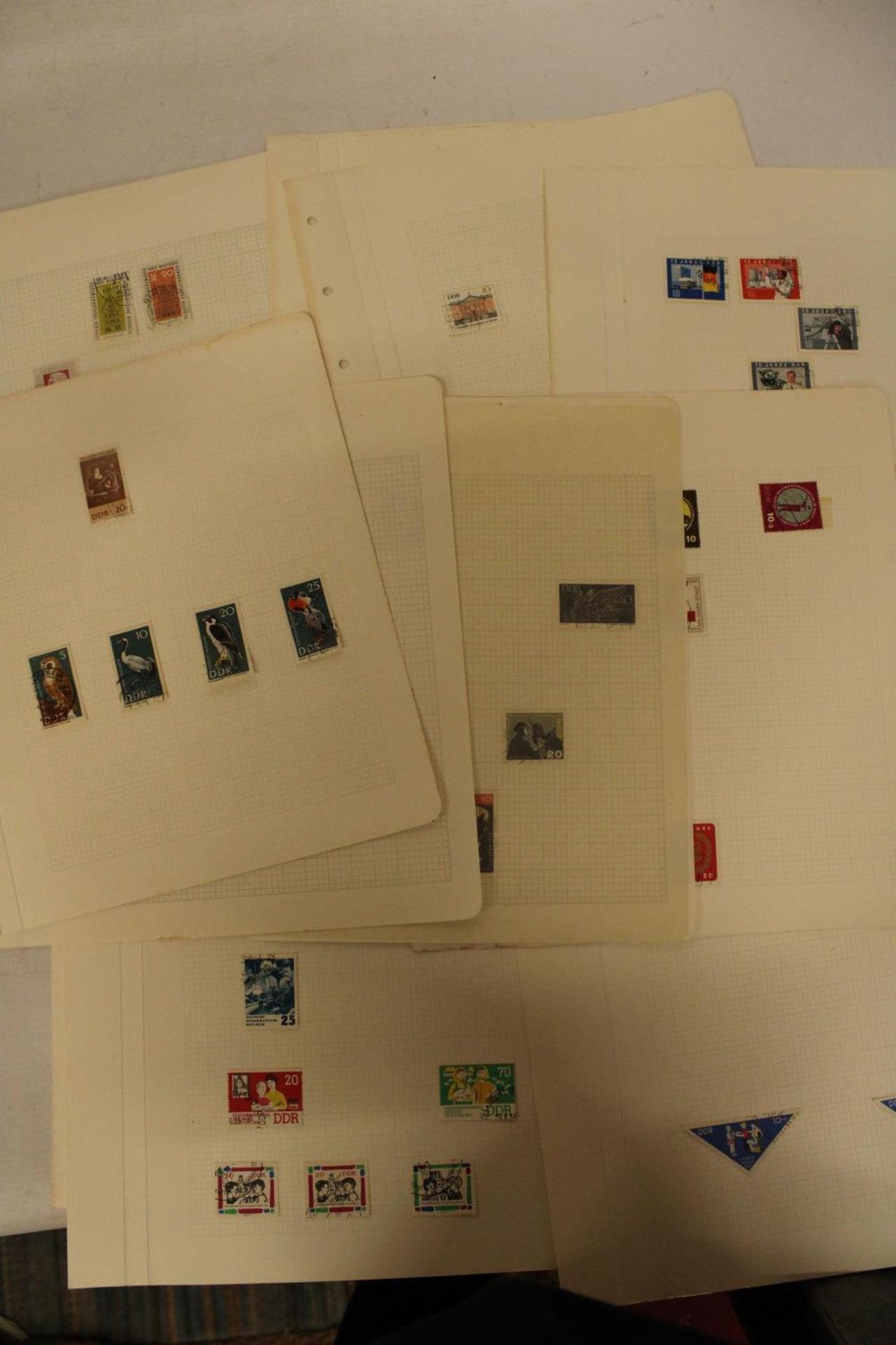 A COLLECTION OF DD REPUBLIC STAMPS - Image 5 of 5