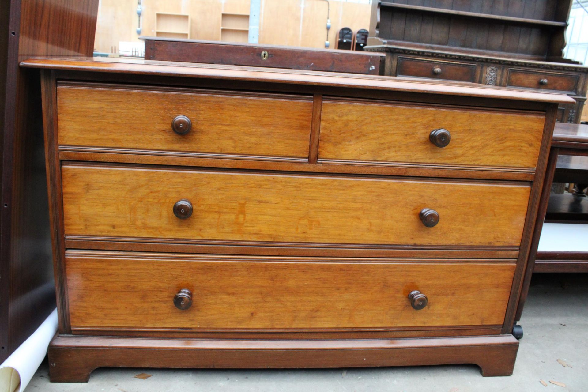 A VICTORIAN OAK CHEST OF TWO SHORT AND TWO LONG DRAWERS, 48" WIDE - Image 8 of 8