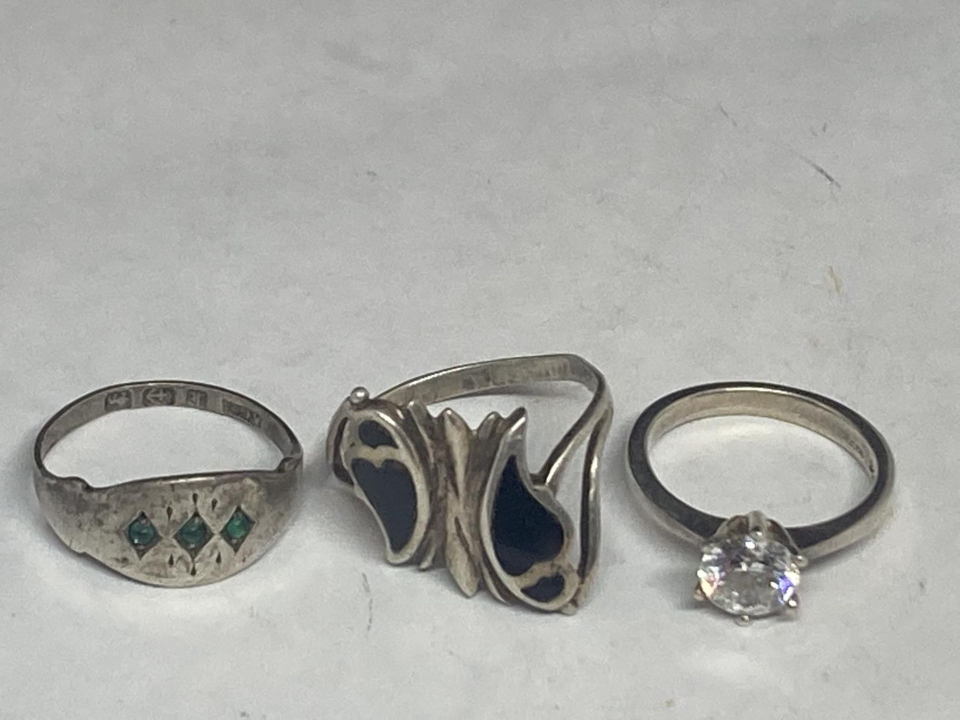 FIVE SILVER RINGS - Image 2 of 3