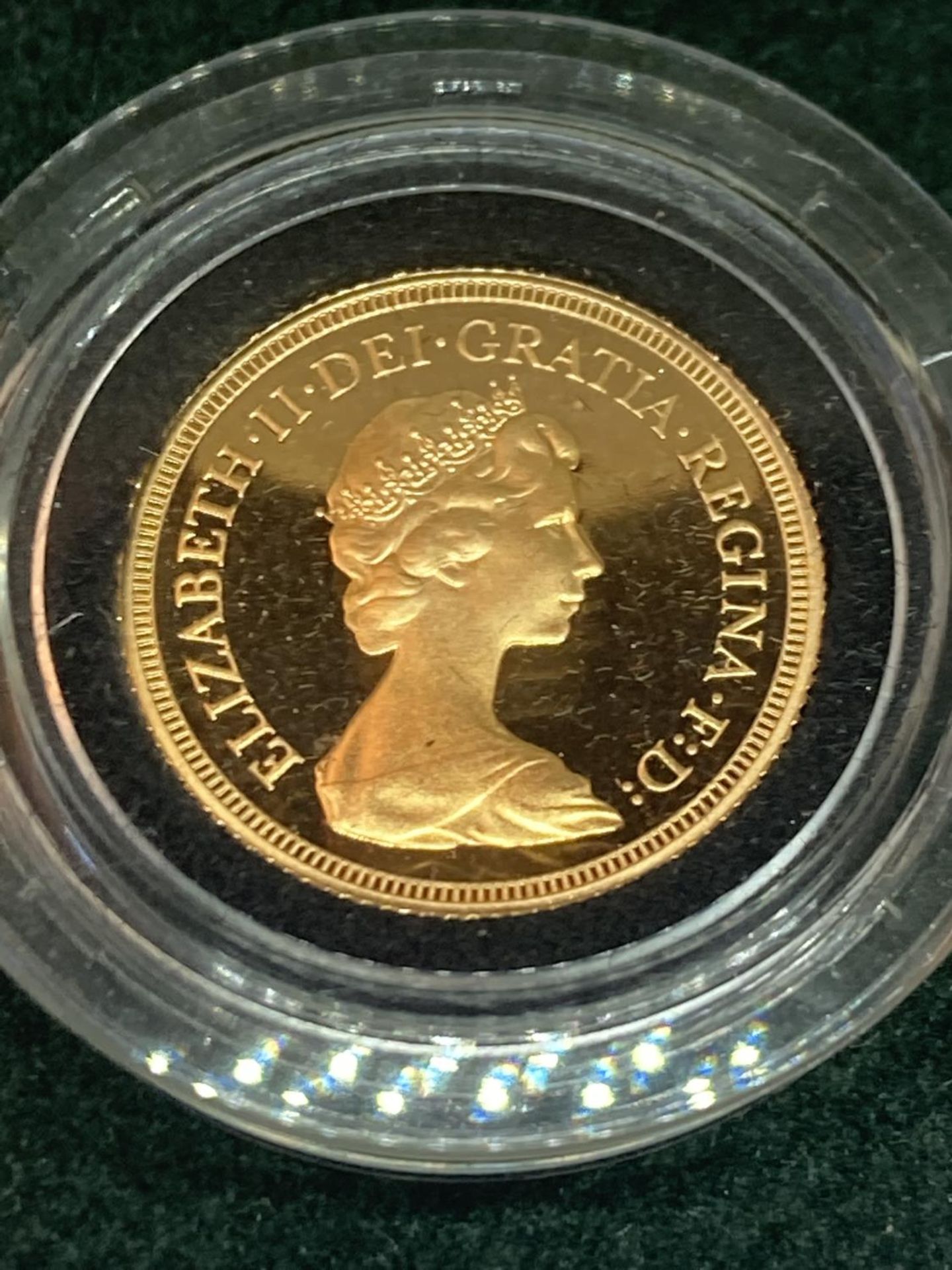 A 1979 GOLD SOVEREIGN QUEEN ELIZABETH II IN A PRESENTATION BOX - Image 3 of 5