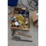 AN ASSORTMENT OF TOOLS TO INCLUDE AN ANGLE GRINDER, RECORD STILSENS AND CUTTING DISCS ETC