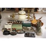 A MIXED LOT TO INCLUDE EPNS AND WOODEN NAPKIN RINGS, A ROUND SILVER PLATED GALLERIED TRAY, COASTERS,