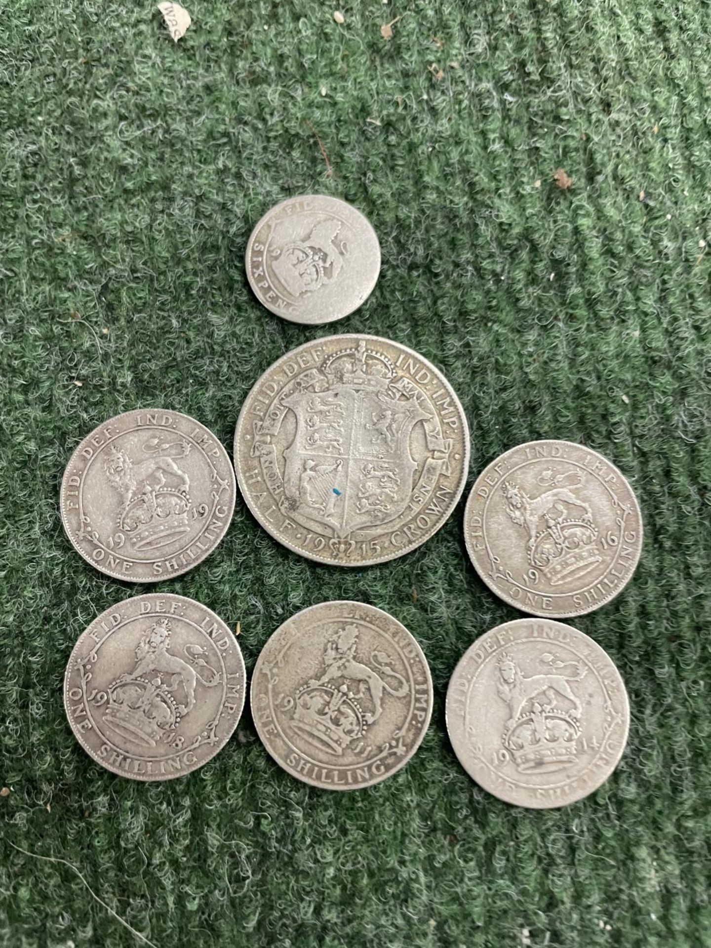 SEVEN PRE 1920 GREAT BRITAIN SILVER COINS TO INCLUDE A HALF CROWN, A SIXPENCE AND FIVE SHILLINGS - Image 2 of 3