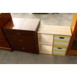 A MODERN MAHOGANY EFFECT PROGRAM CHEST OF THREE DRAWERS, 26" WIDE