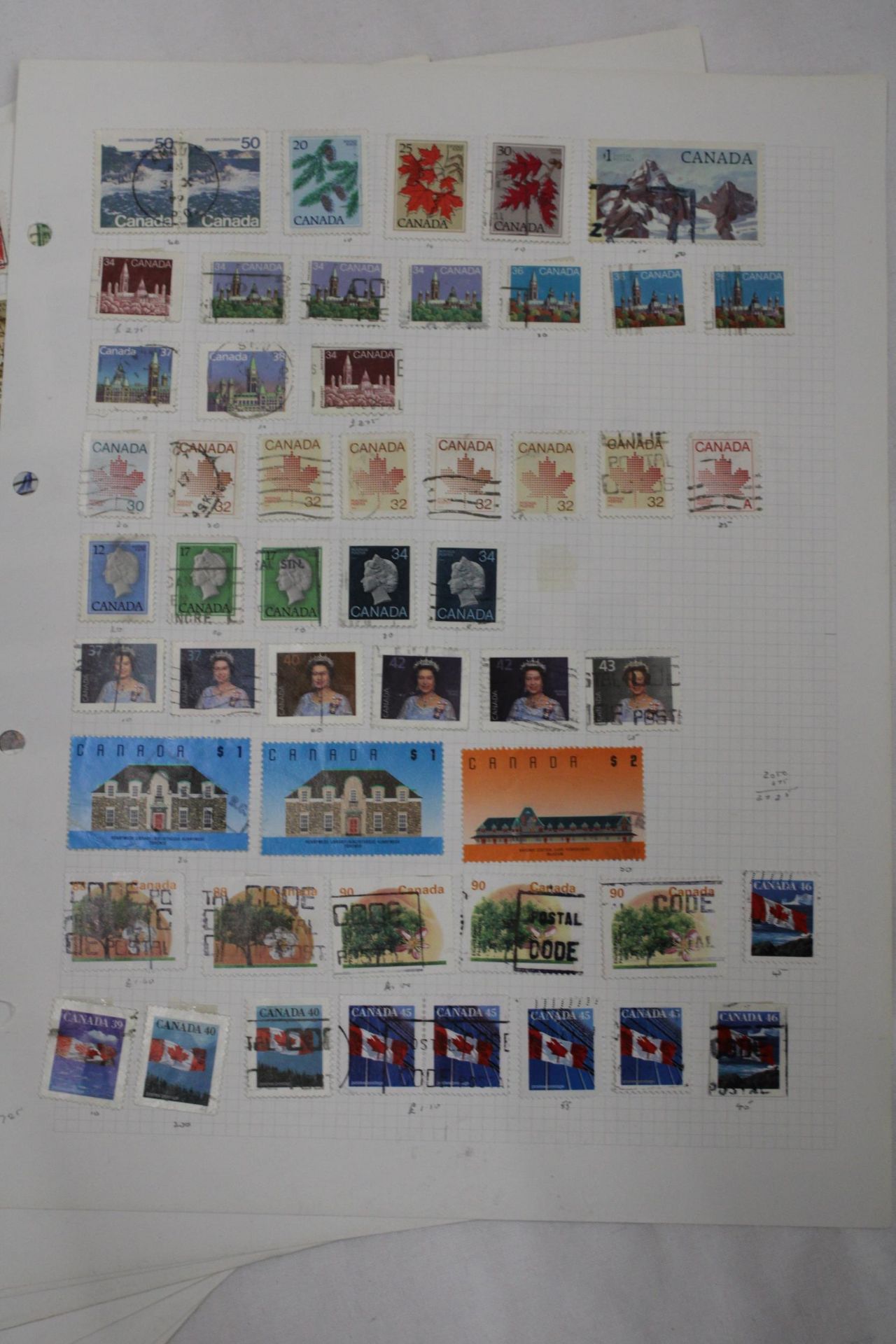 A COLLECTION OF CANADIAN STAMPS - Bild 3 aus 5